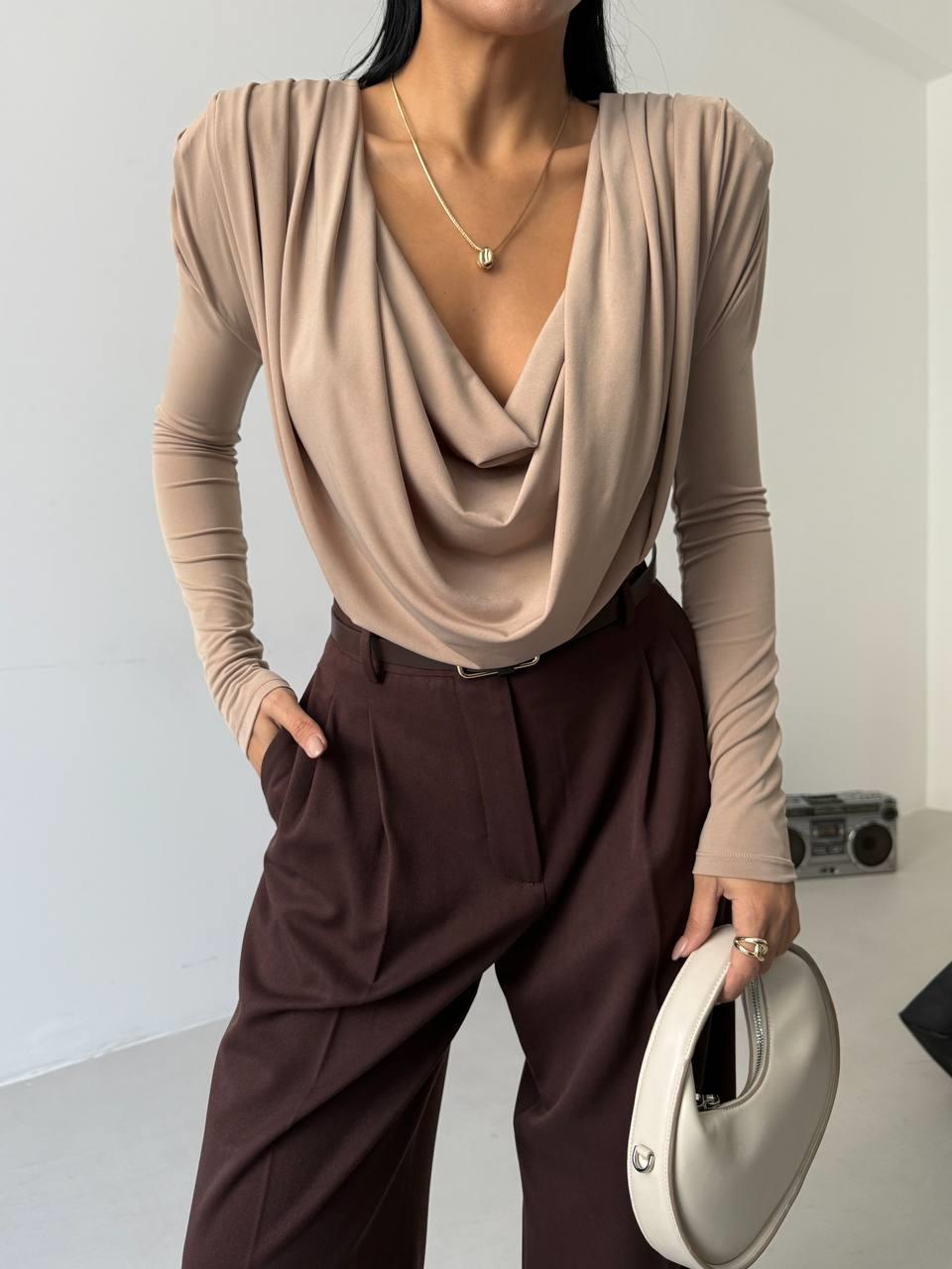Vatkalı Degaje Yaka Bej  Bodysuit