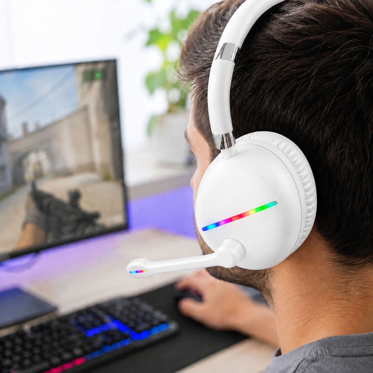 Beyaz Max17 RGB Aydınlatmalı Bluetooth 5.0 Kablosuz Kulak Üstü Oyuncu Kulaklığı Mikrofonlu 40 mm Güçlü Ses TF Kart Destekli Type C Şarjlı Gaming Headset