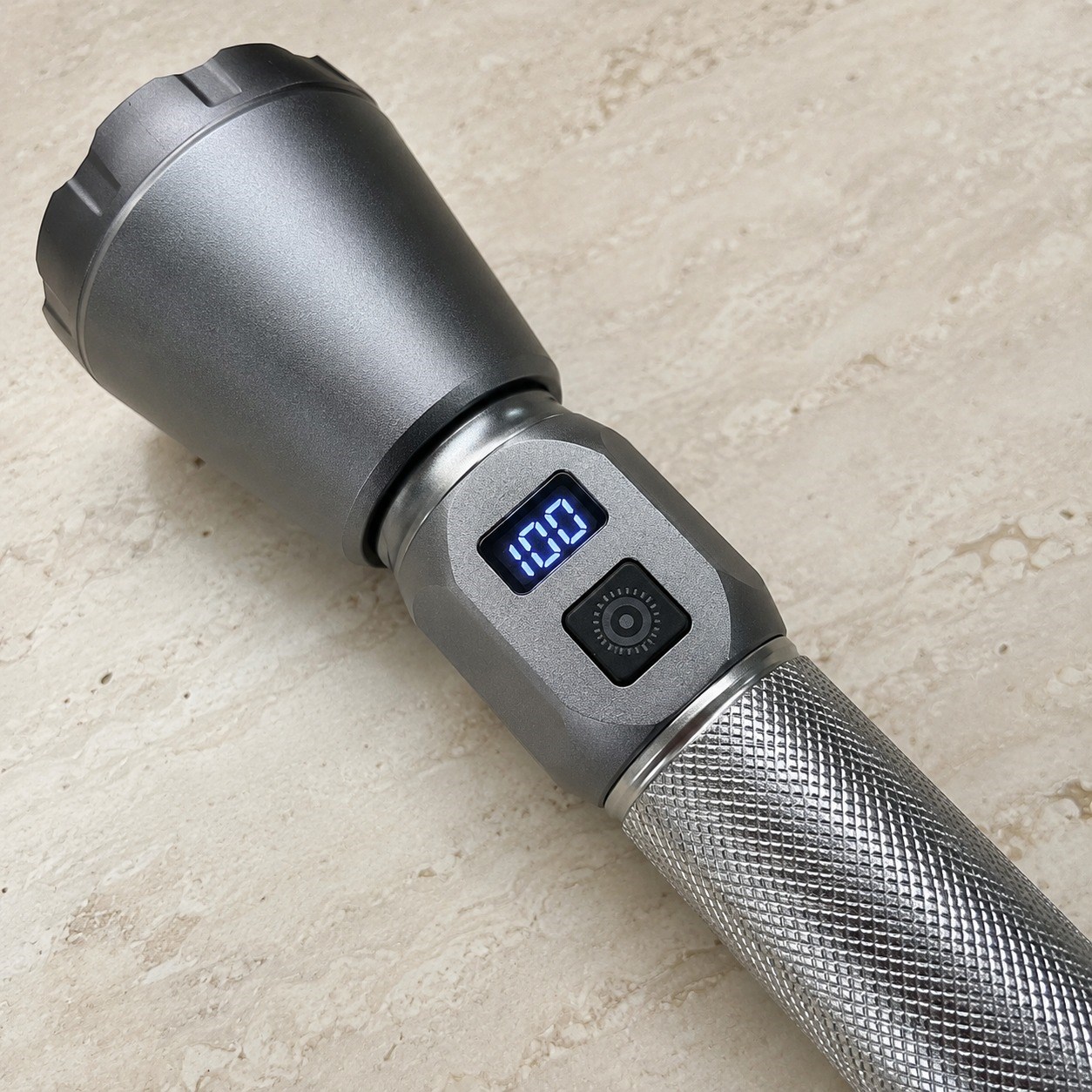 Everton RT-260 60W 6000 Lümen Şarjlı LED El Feneri 3 Işık Modlu Dijital Göstergeli Güçlü Uzun Menzilli Kamp Outdoor Acil Durum Feneri