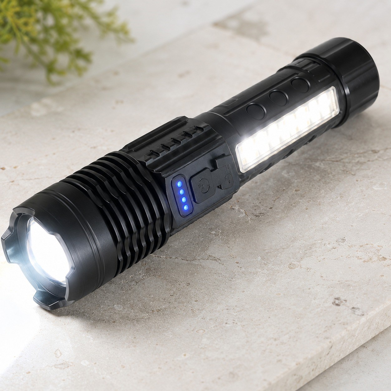 Q-MAX PS-2700 Şarjlı LED El Feneri 2000 Lümen 20W Güçlü Aydınlatma 7 Işık Modlu Ayarlanabilir Zoom Yan LED Type-C Şarjlı Kamp ve Acil Durum Feneri
