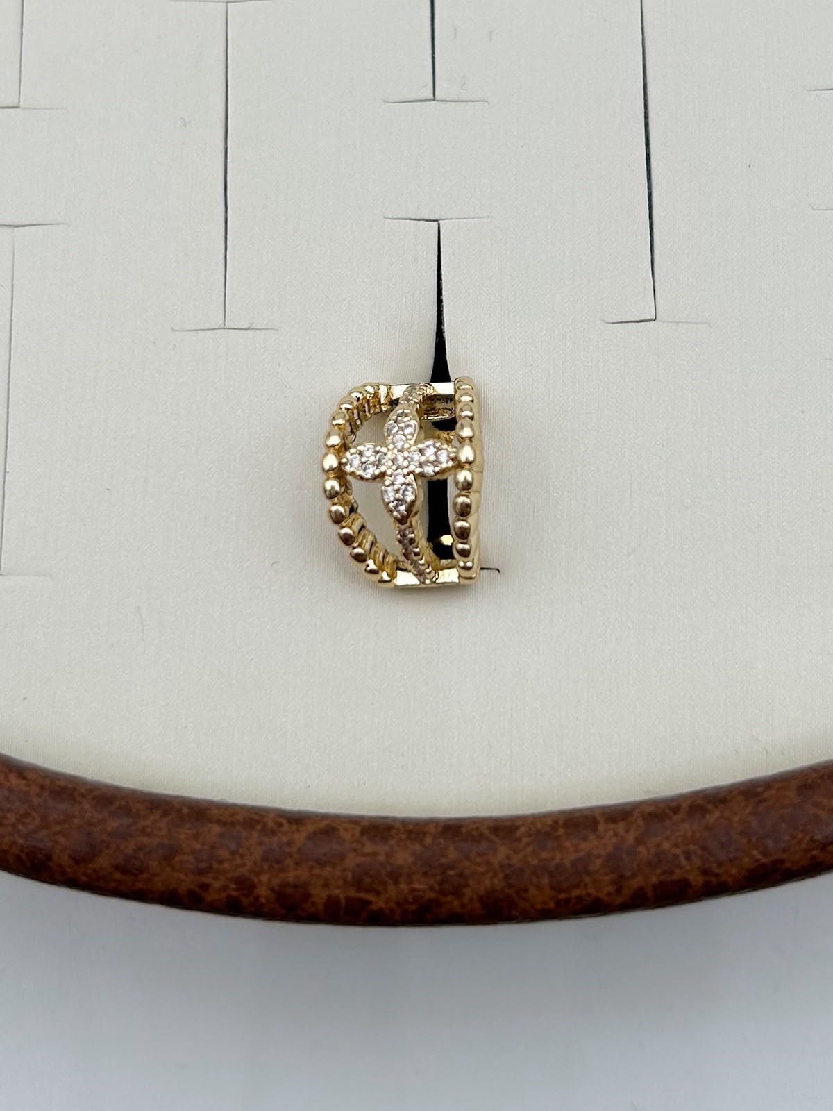 Vip Earcuff