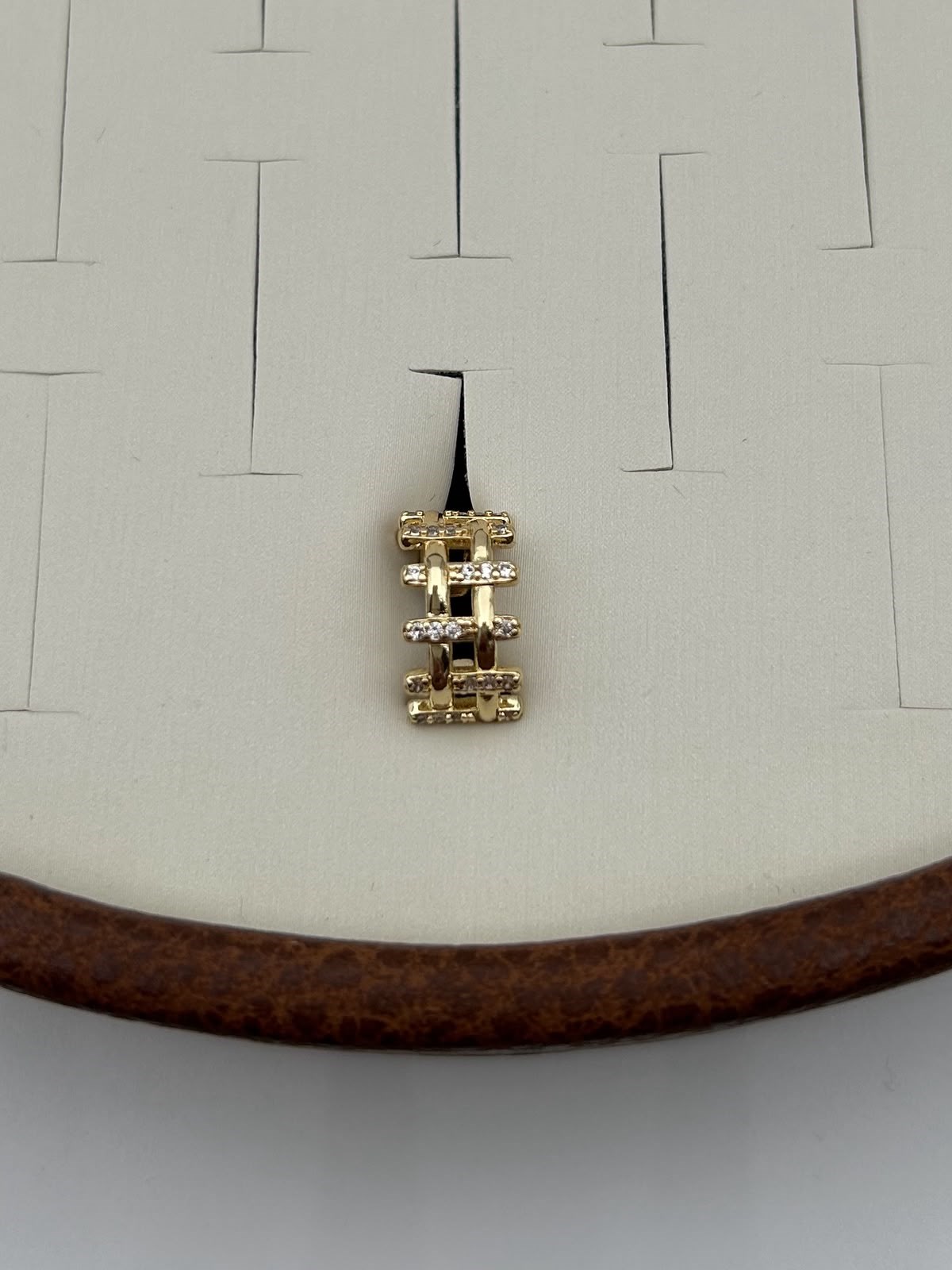 Vip Earcuff