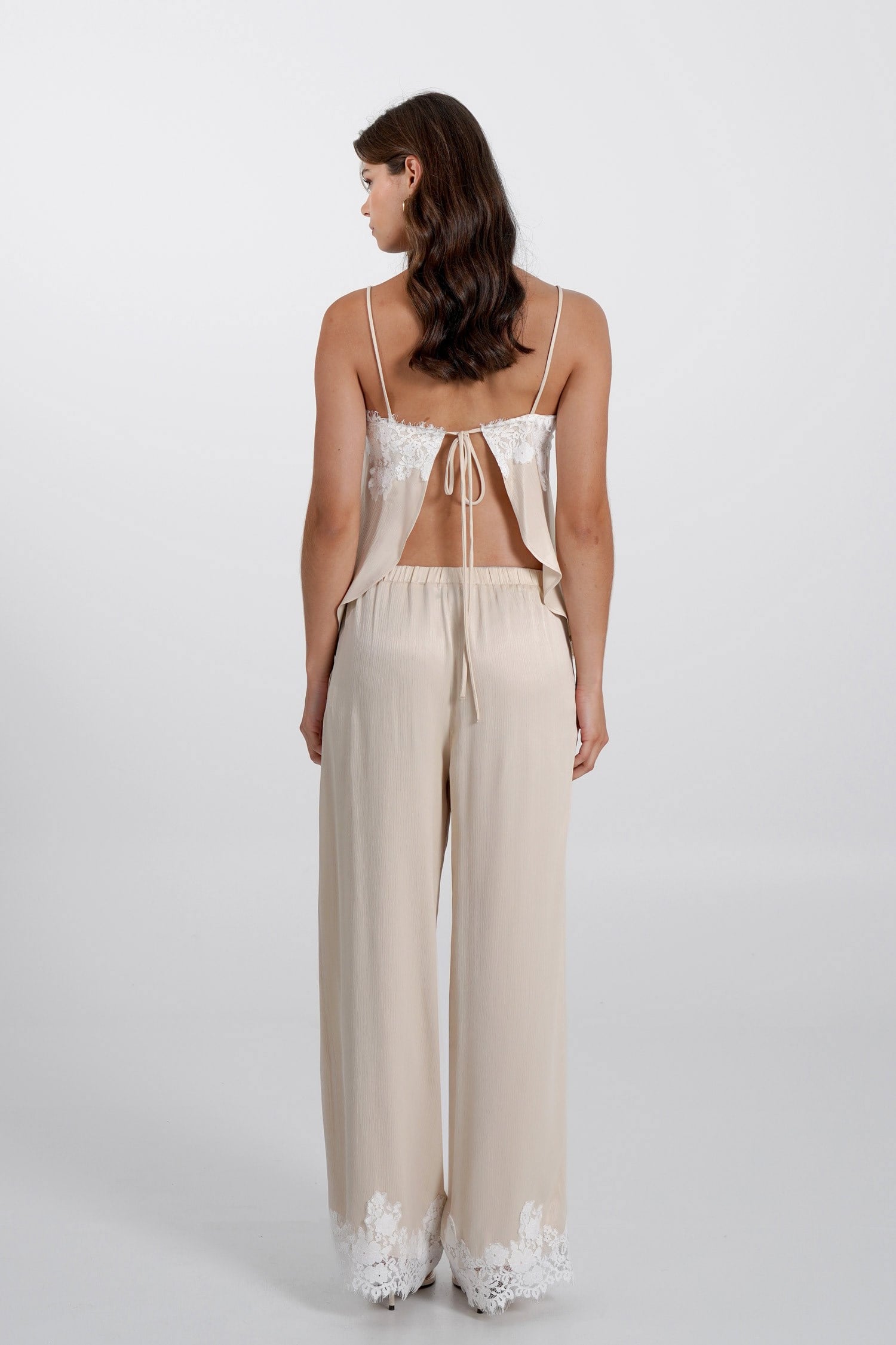 Kadın Bej Paçası Dantel Detaylı Rahat Pantolon-Thalure
