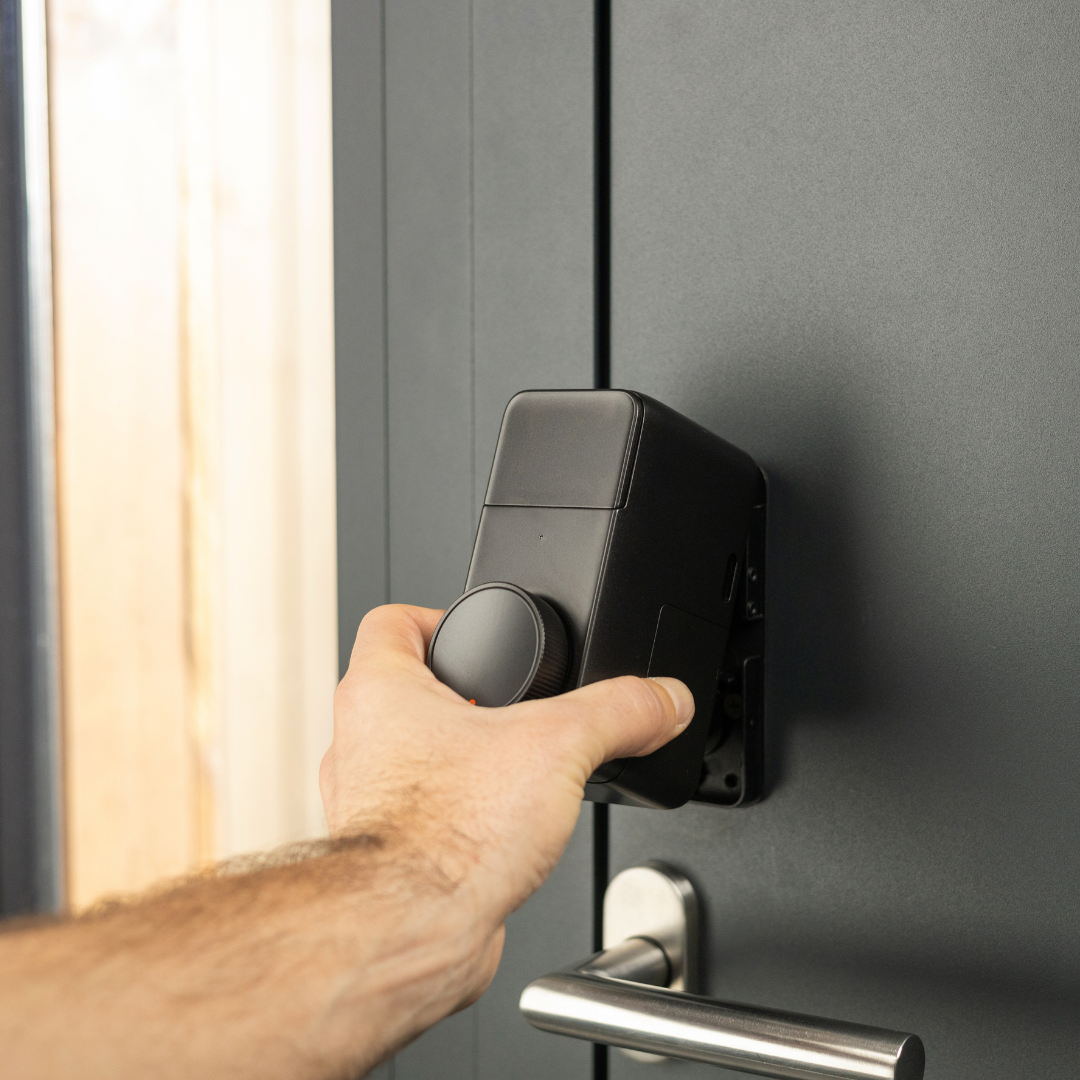  SwitchBot Lock Pro – Akıllı Kapı Kilidi (Siyah)