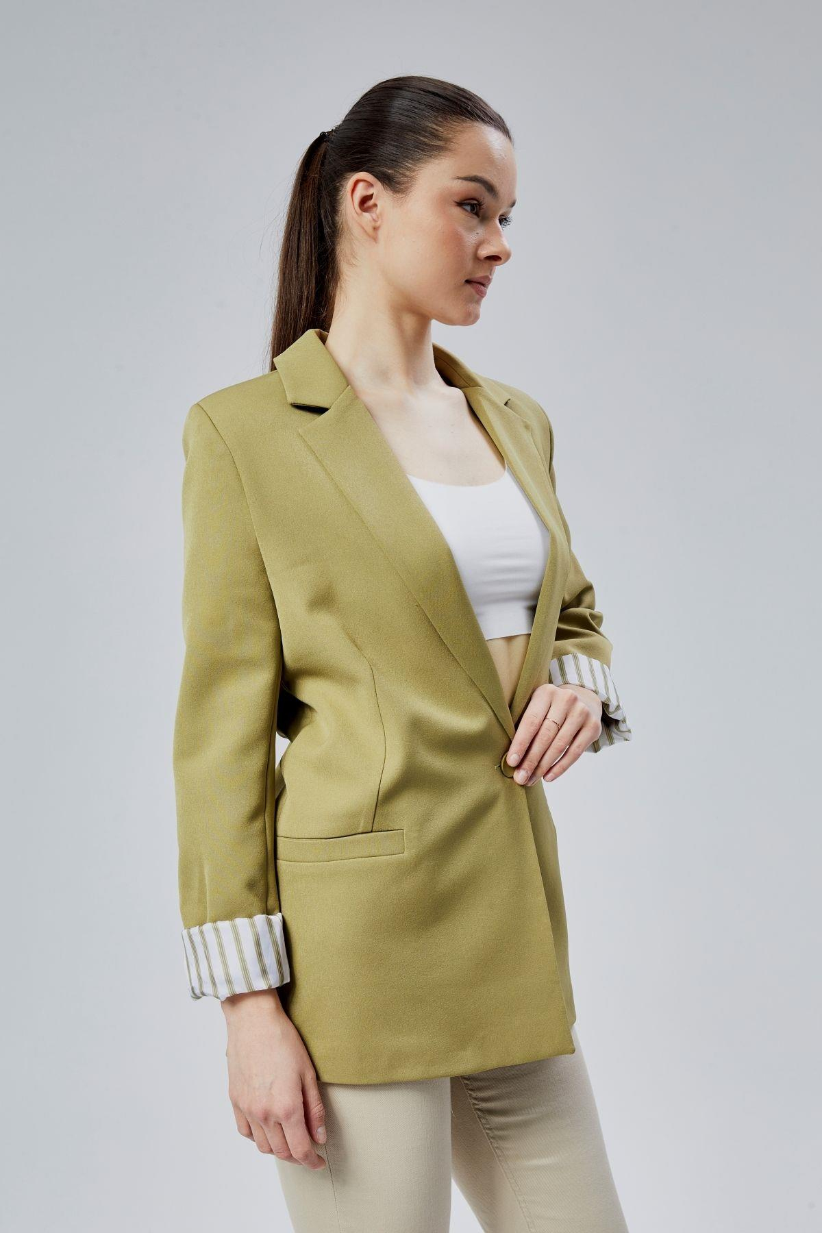 Açık Haki Kruvaze Yaka Kolu Katlama Detaylı Regular Vatkalı Blazer Ceket