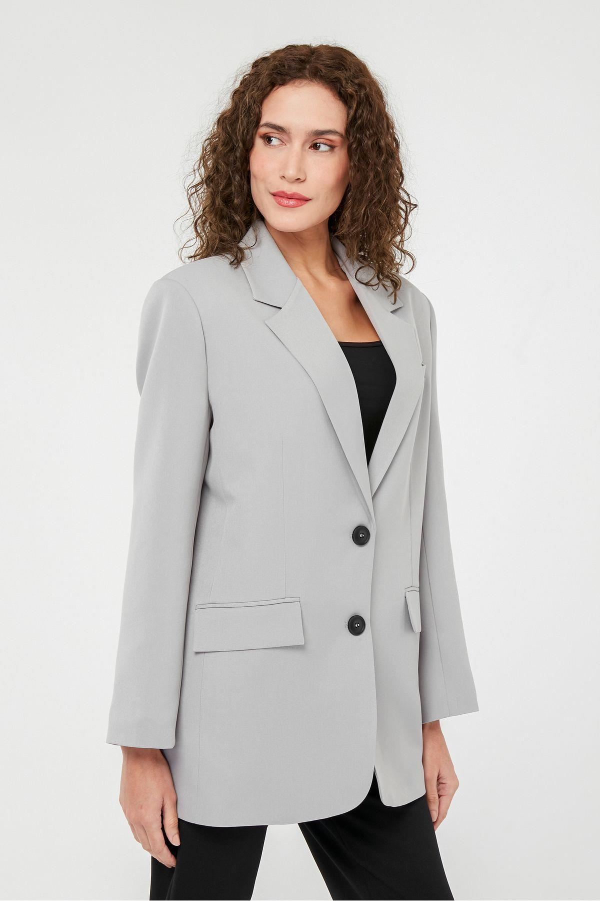 Gri Kadın Düğmeli Oversize Blazer Ceket