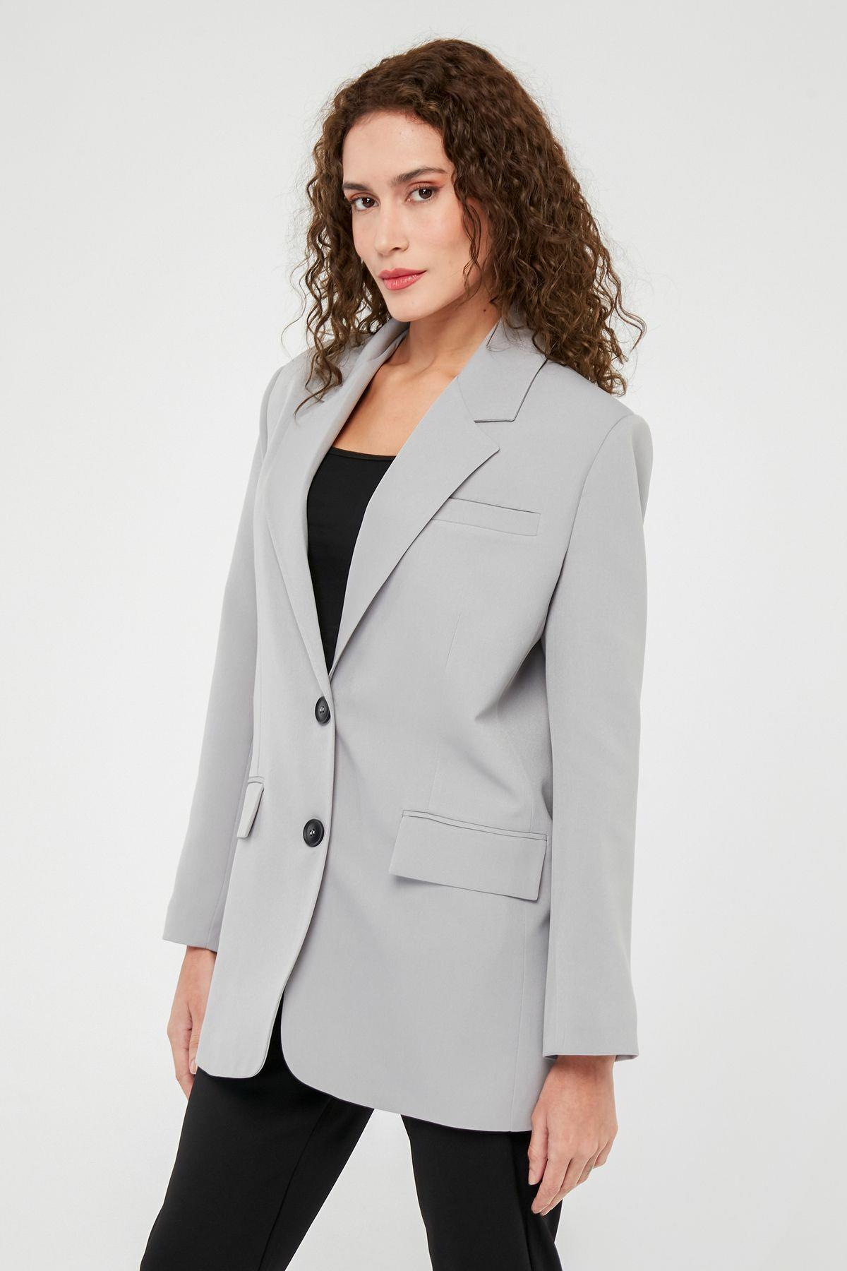 Gri Kadın Düğmeli Oversize Blazer Ceket