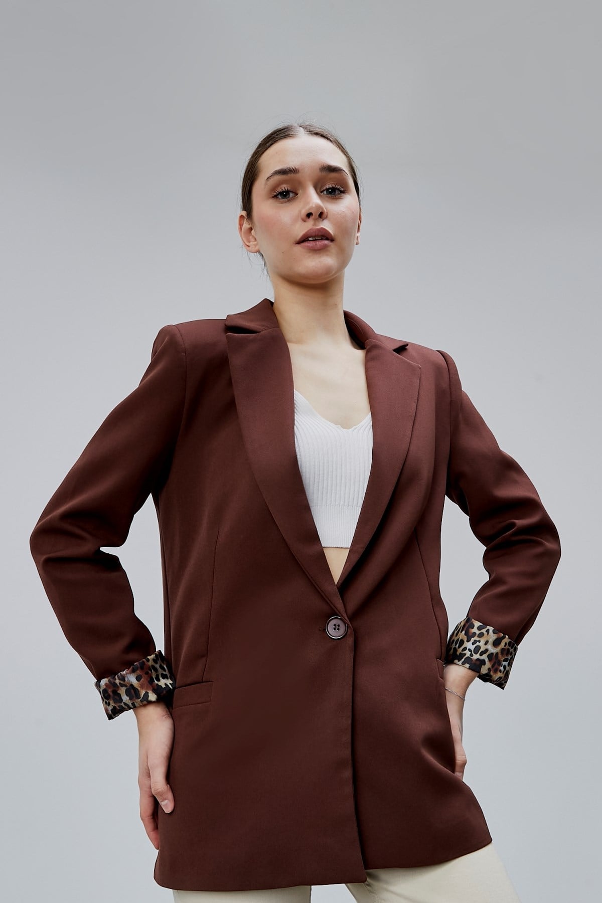 Kahverengi Kruvaze Yaka Kolu Katlama Detaylı Regular Vatkalı Blazer Ceket