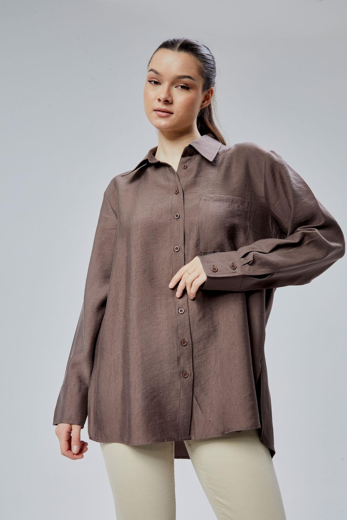Kahverengi Yırtmaç Detaylı Oversize Gömlek