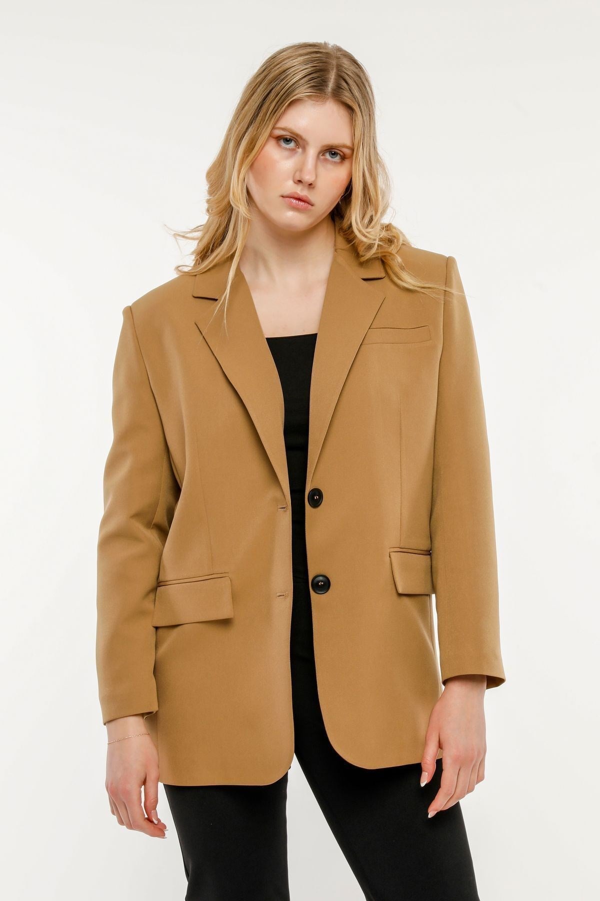 Karamel Kadın Düğmeli Oversize Blazer Ceket