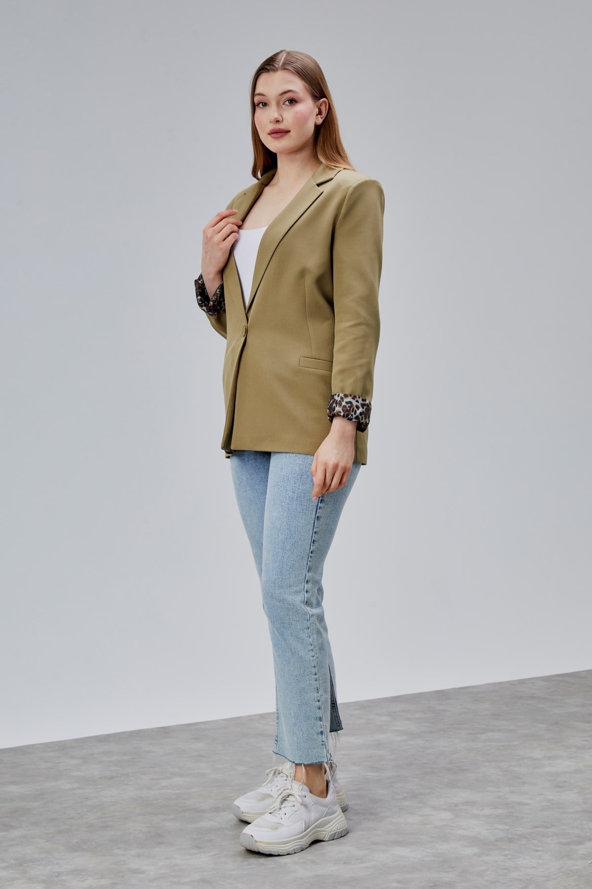 Koyu Haki Leopar Kolu Katlama Detaylı Regular Vatkalı Blazer Ceket