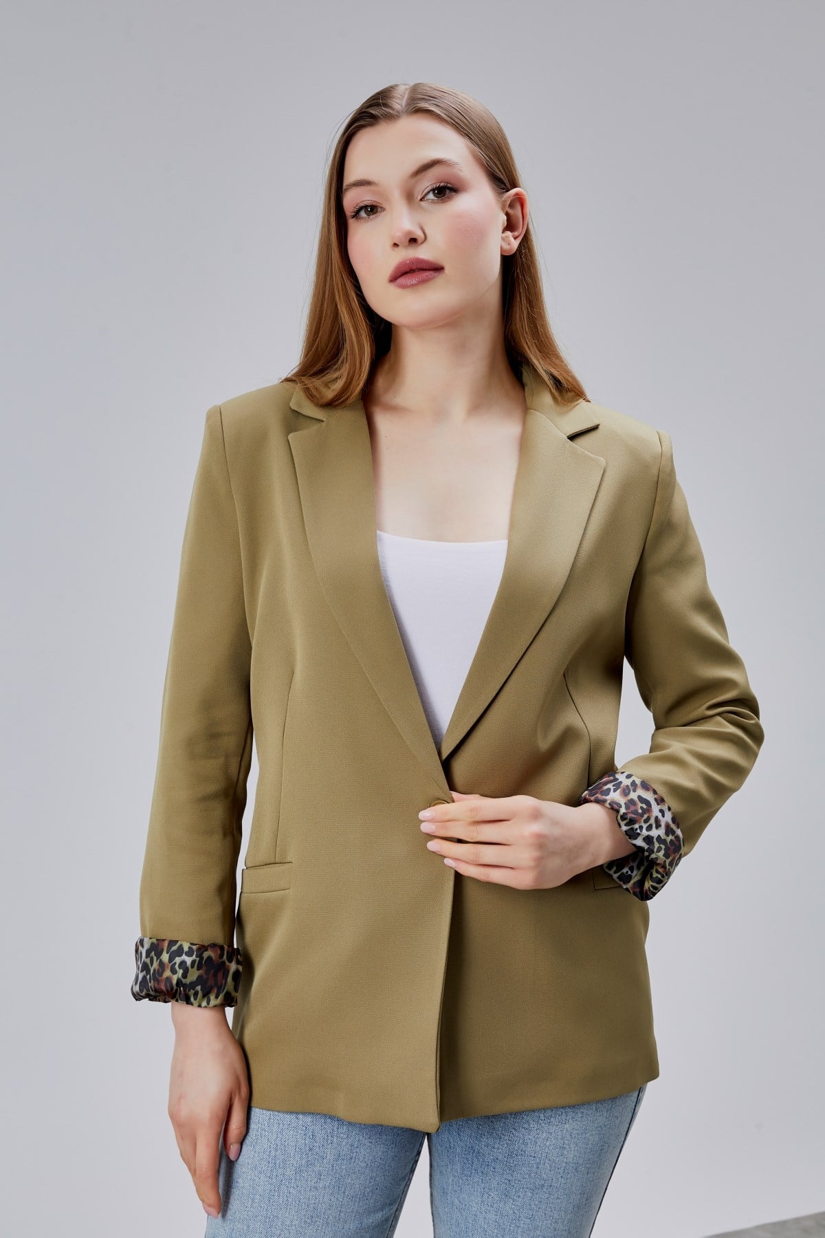 Koyu Haki Leopar Kolu Katlama Detaylı Regular Vatkalı Blazer Ceket
