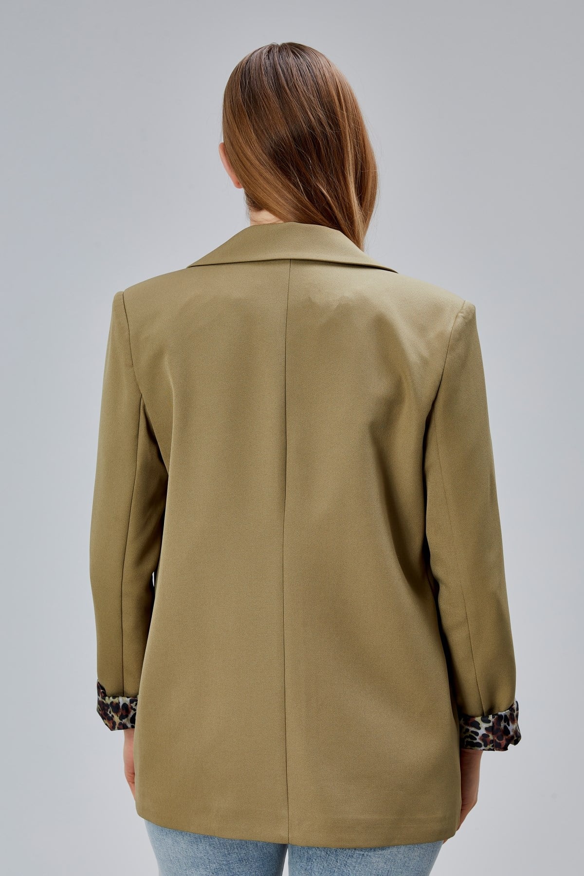 Koyu Haki Leopar Kolu Katlama Detaylı Regular Vatkalı Blazer Ceket