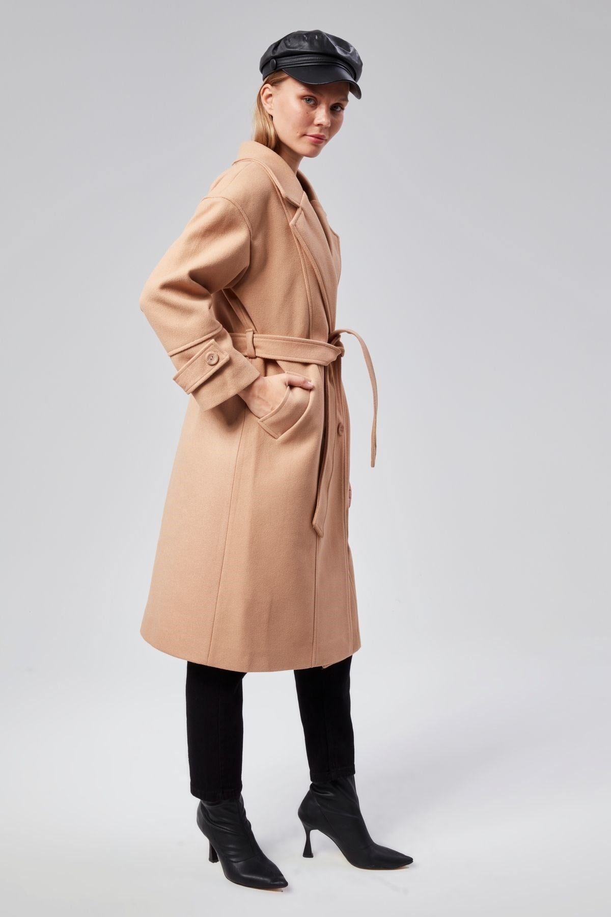 Kuşaklı Oversize Kaşe Kaban