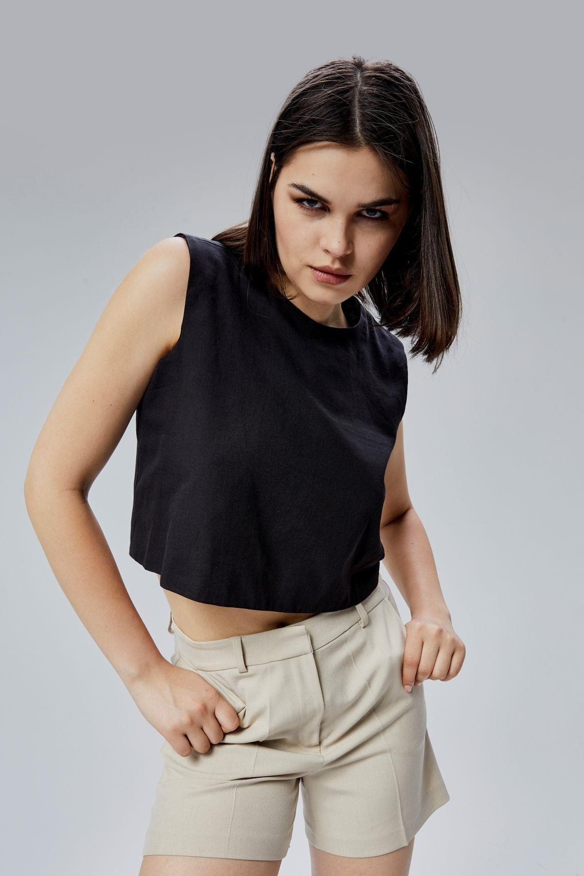 Siyah Regular Crop Bluz