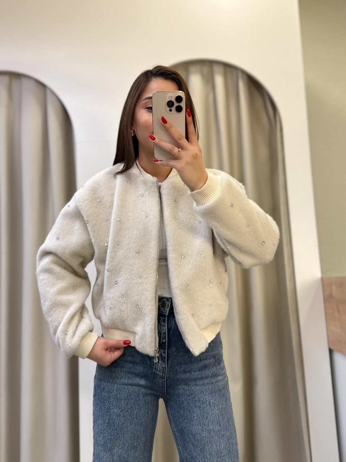 Amora Krem Taşlı Peluş Bomber