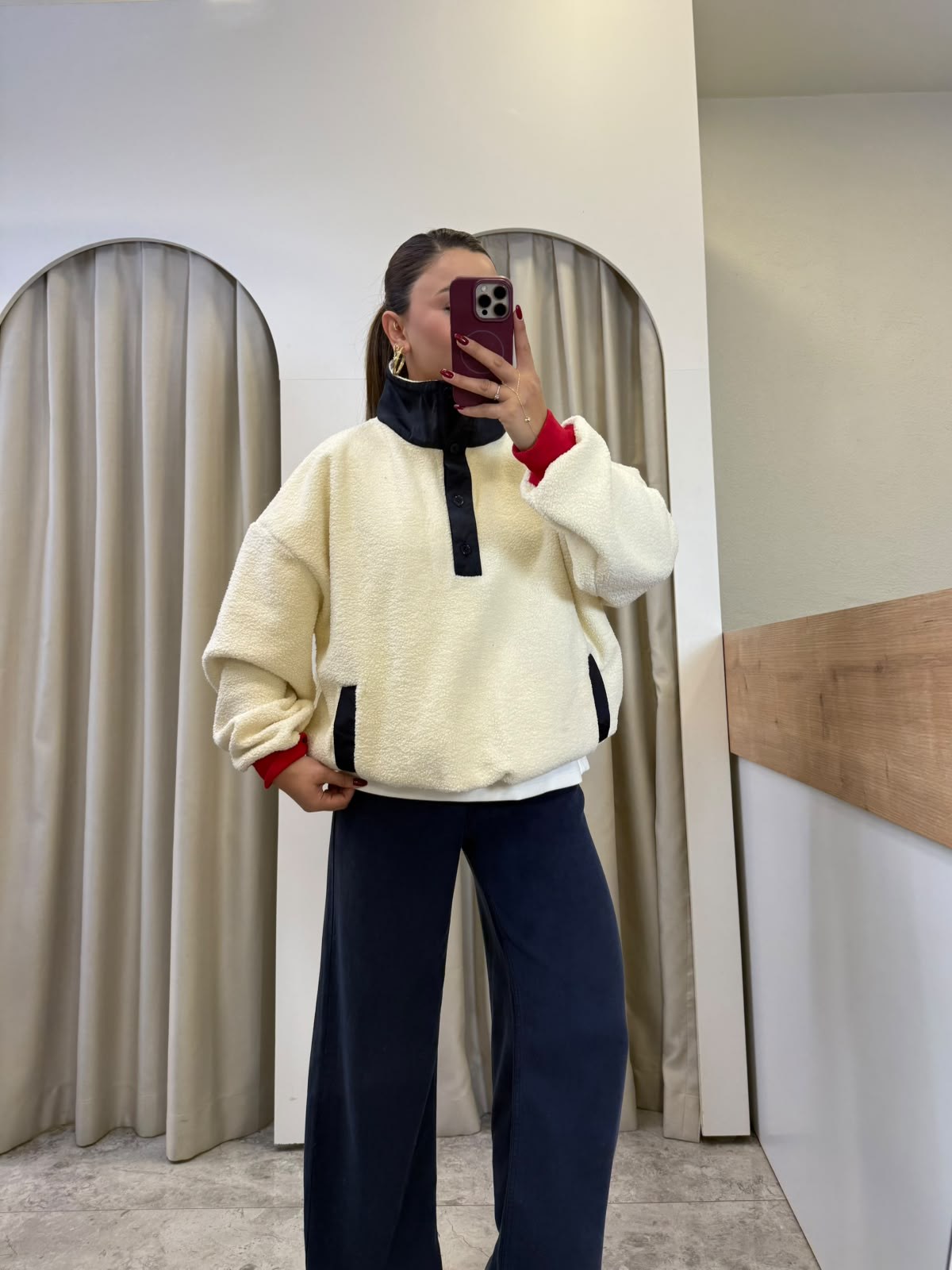 Bear Ekru Lacivert Ayıcık Bakılı Polar Sweatshirt