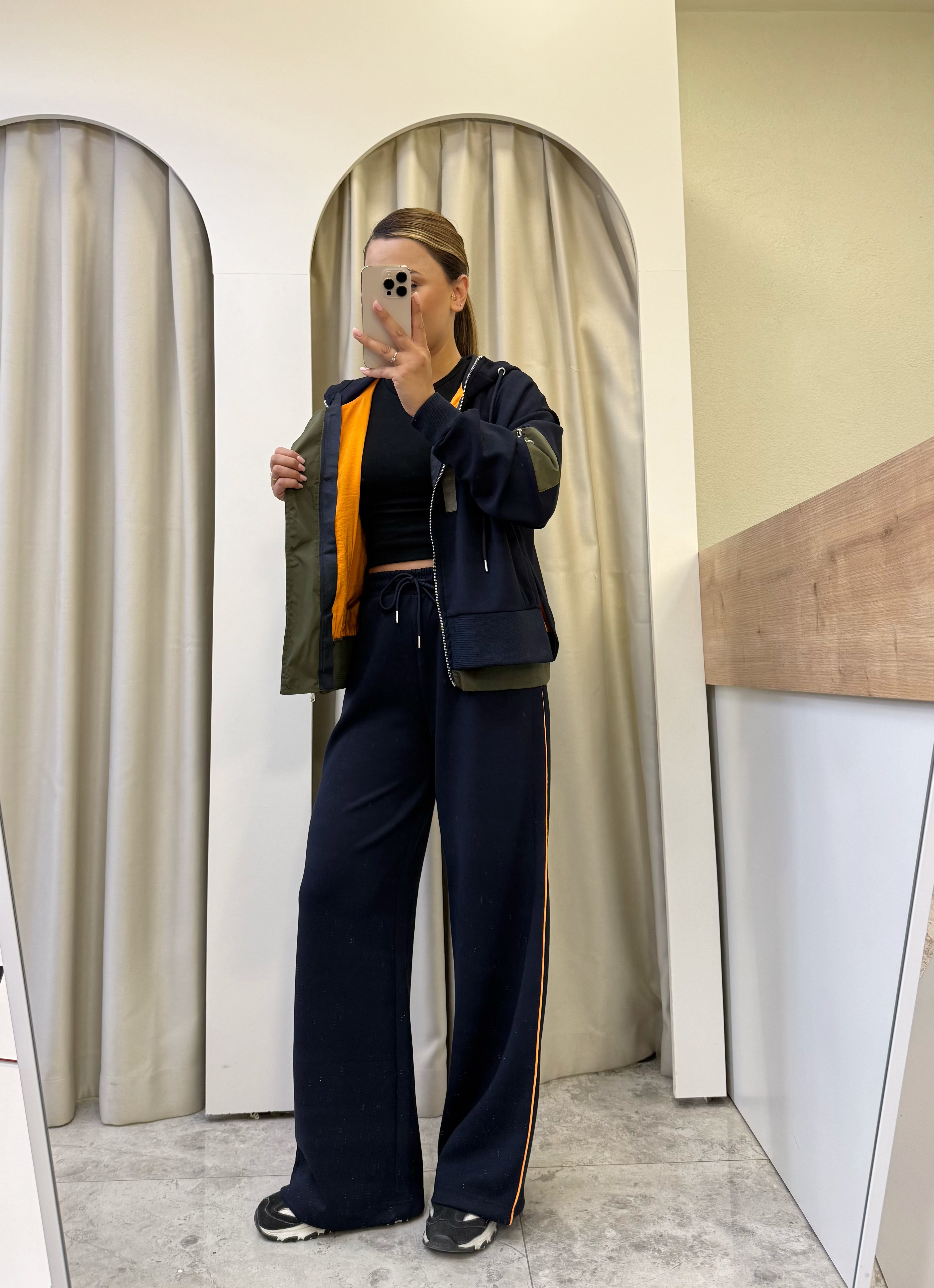 Briar LaciverT Marka Model Garnili Takım