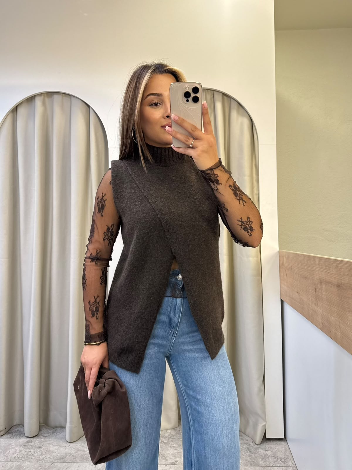 Clover Kahve Dantel Garnili Dik Yaka Süveter