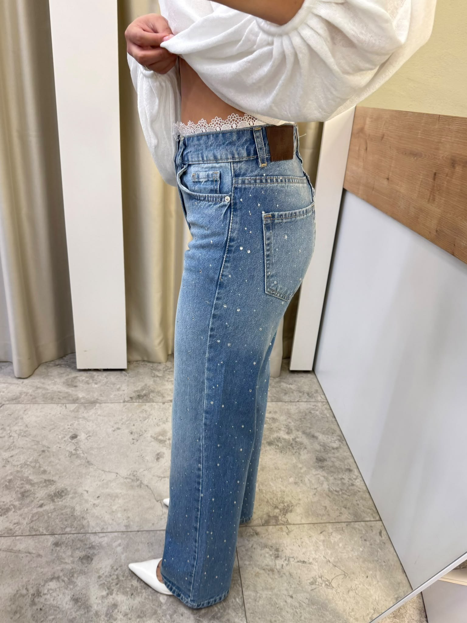 Dakota Beli Dantel Detay Boru Paça Taşlı Jean