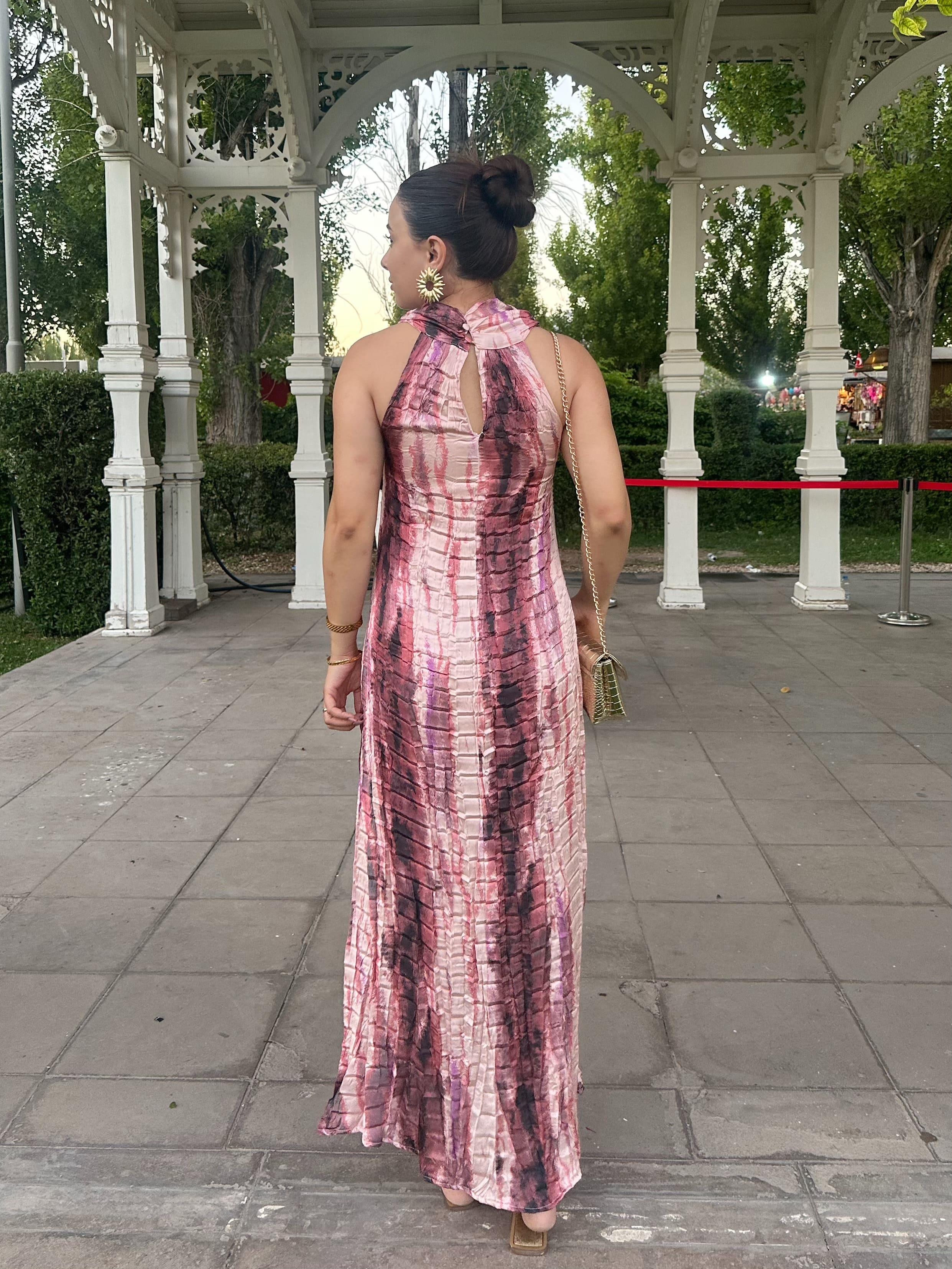 Halter Yaka Kıraşlı Elbise-Pembe