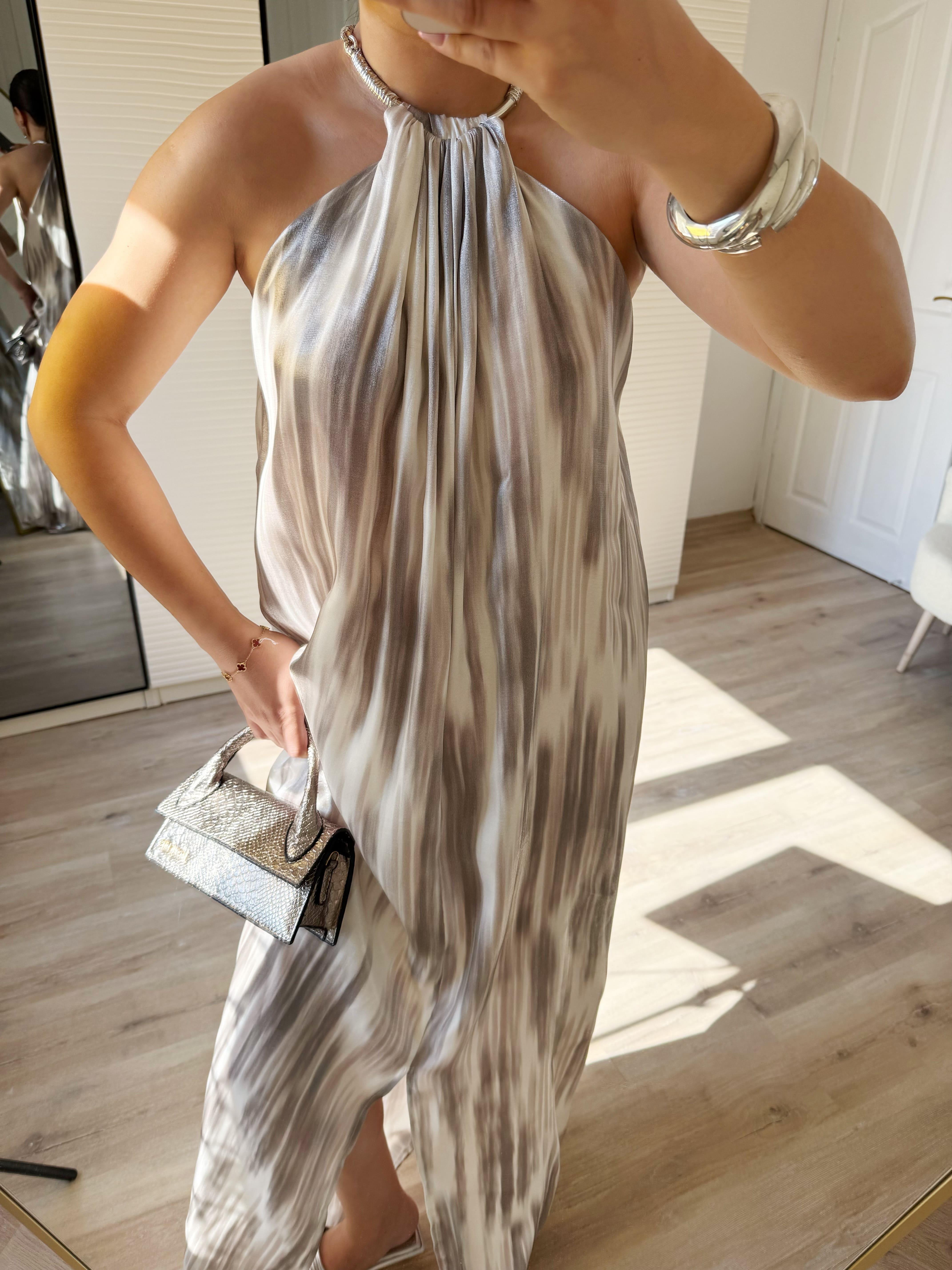 Kolyeli Saten Halter Yaka Elbise