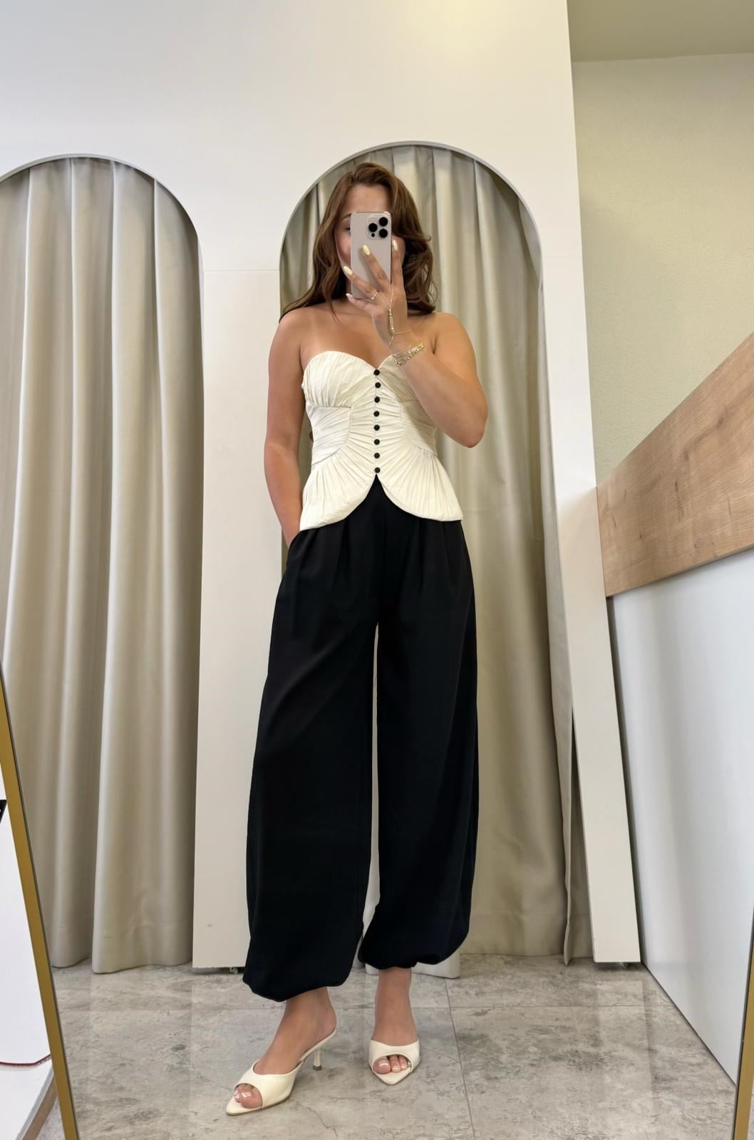 Kylie Ekru Drapeli Korse