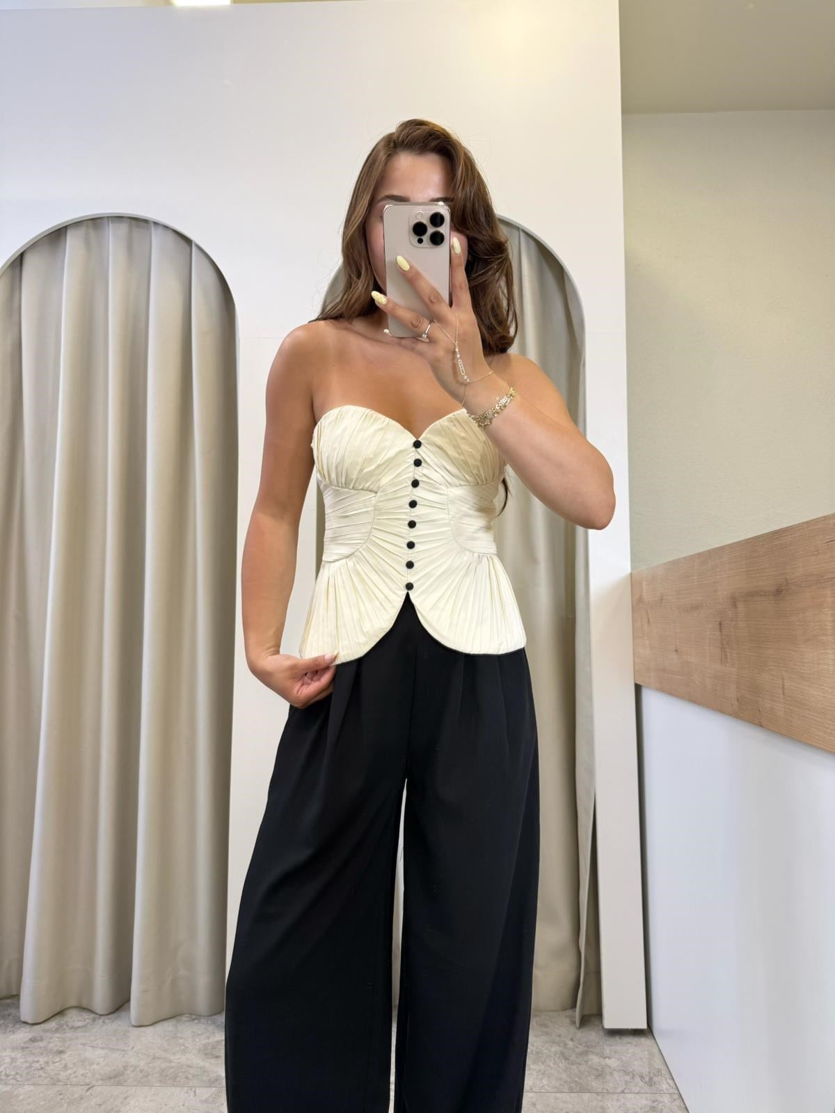 Kylie Ekru Drapeli Korse
