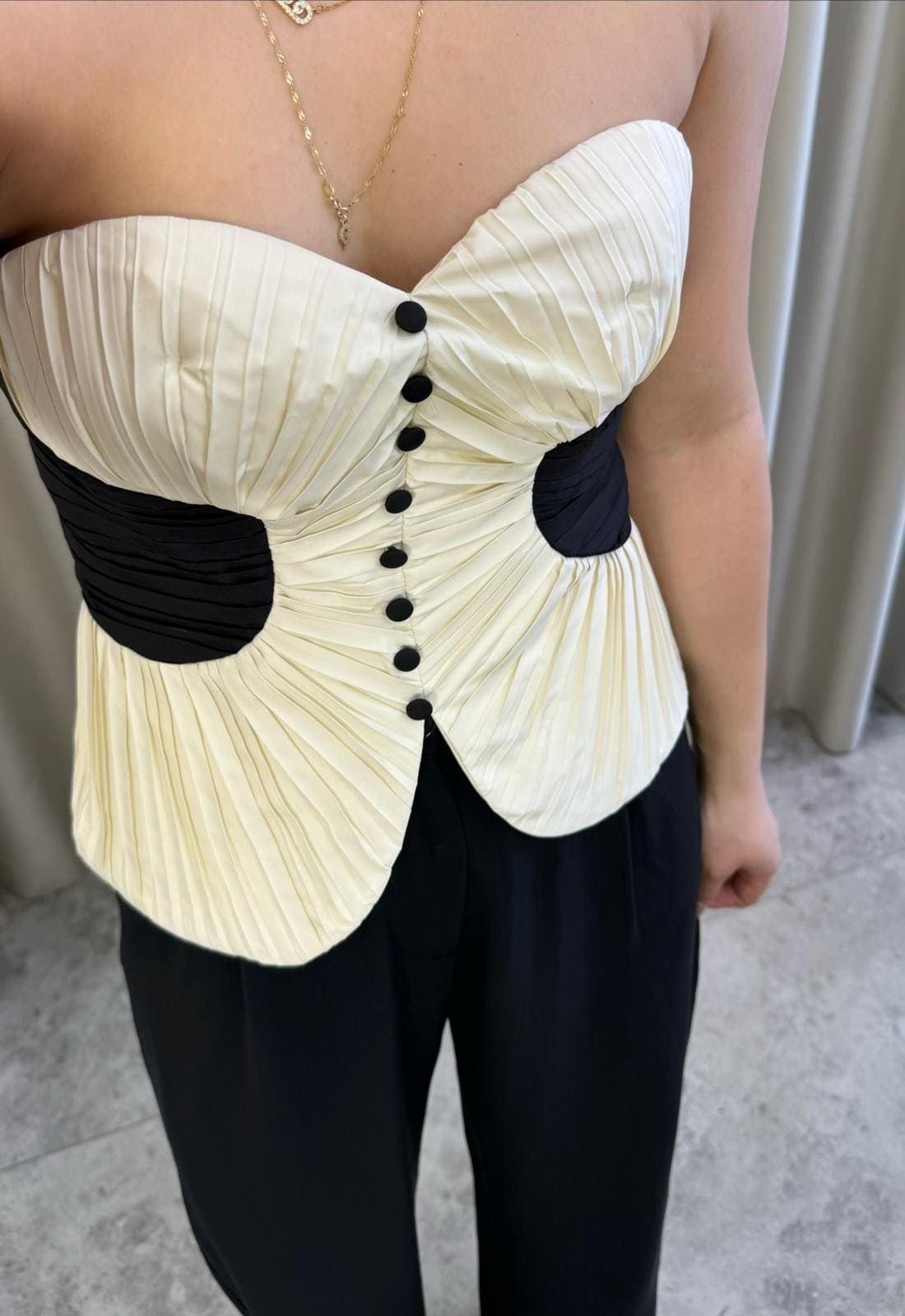 Kylie Siyah Düğmeli Korse Bluz