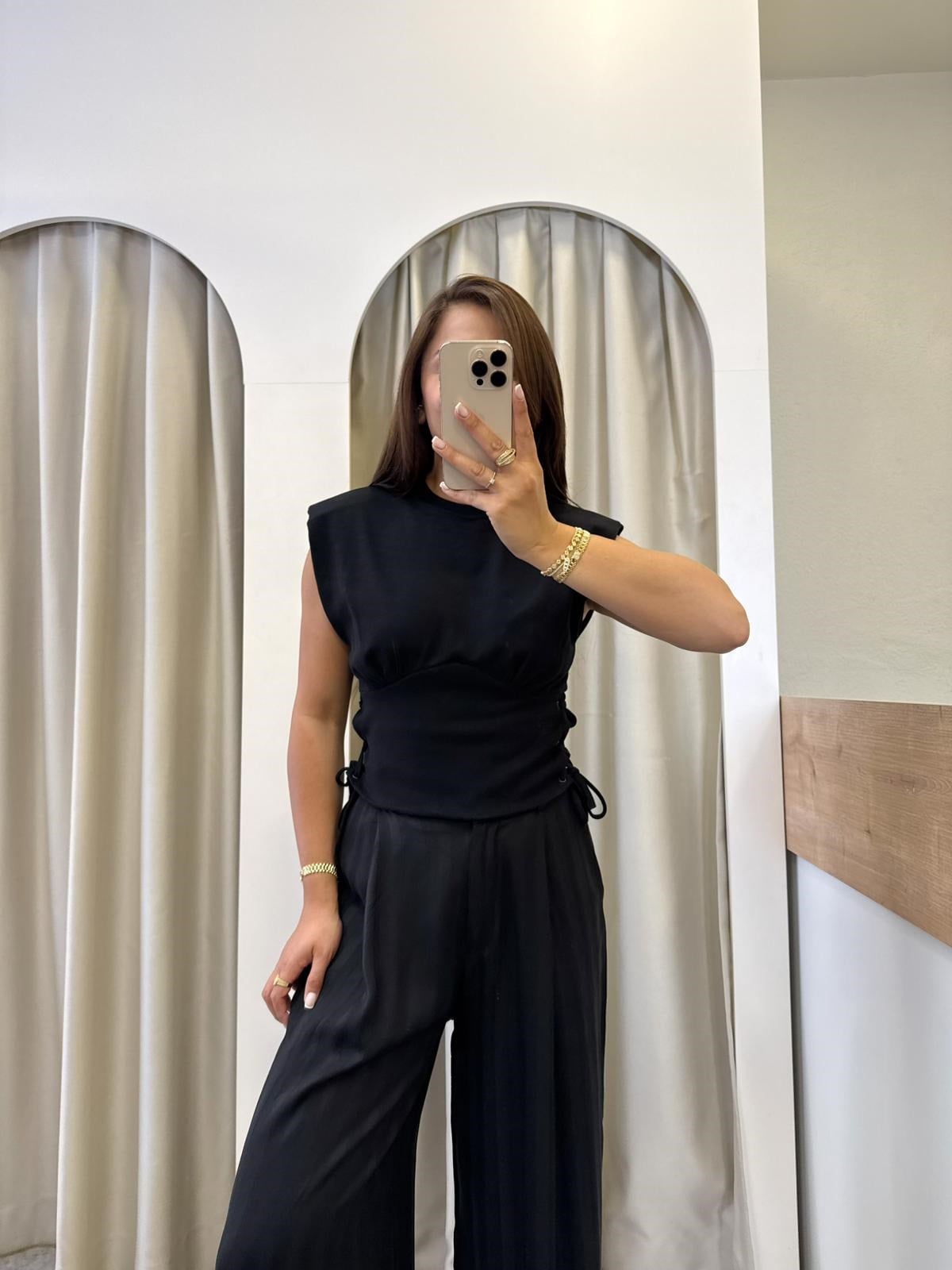 Narcy Siyah Kenarları Bağıcıklı Vatkalı Bluz
