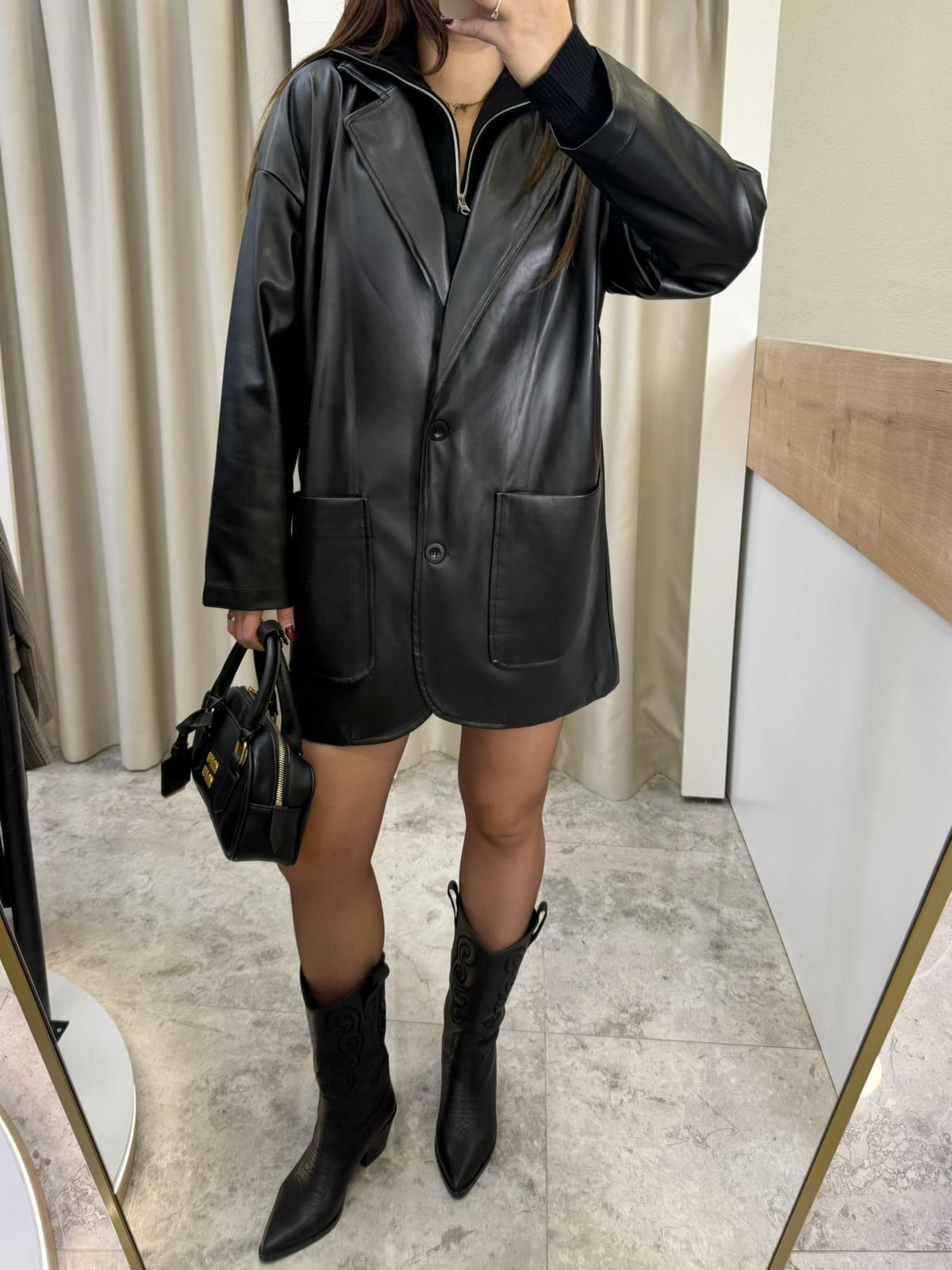 Oversize Kuşaklı Siyah Deri Ceket