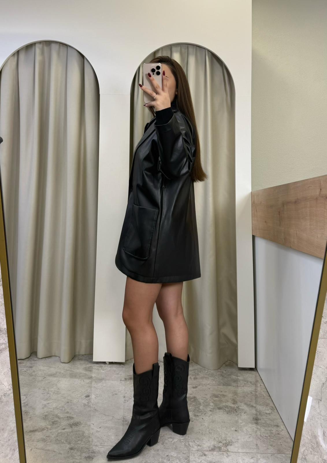 Oversize Kuşaklı Siyah Deri Ceket
