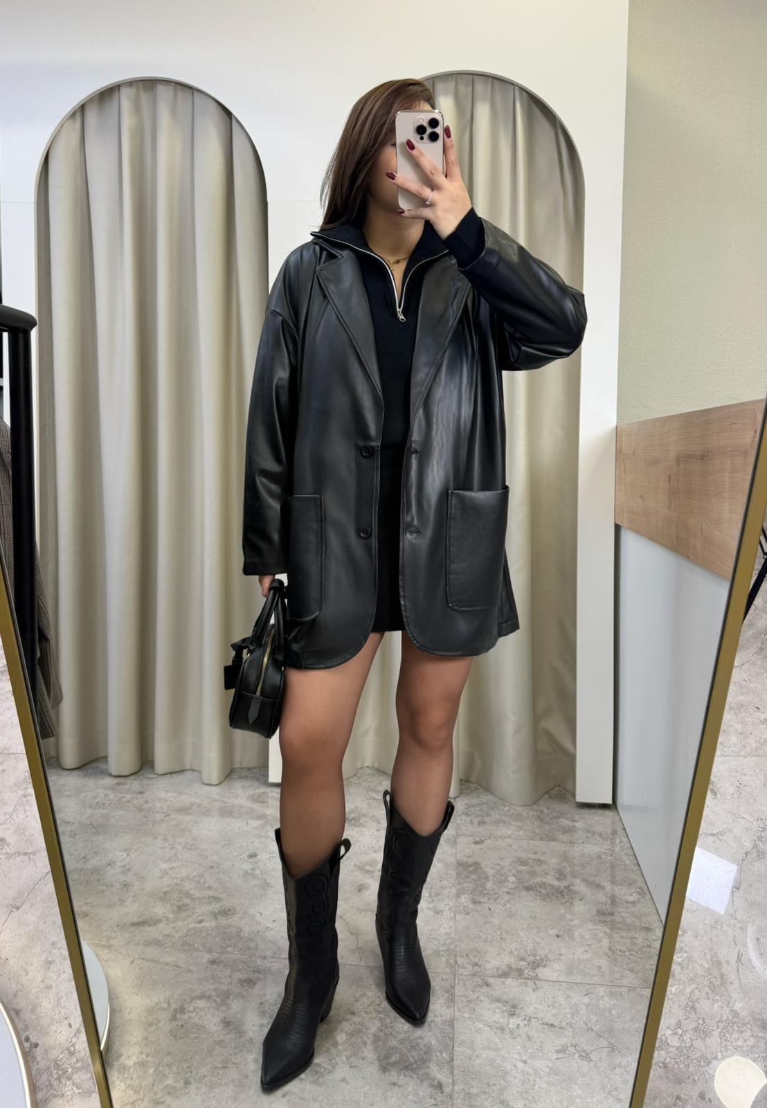 Oversize Kuşaklı Siyah Deri Ceket
