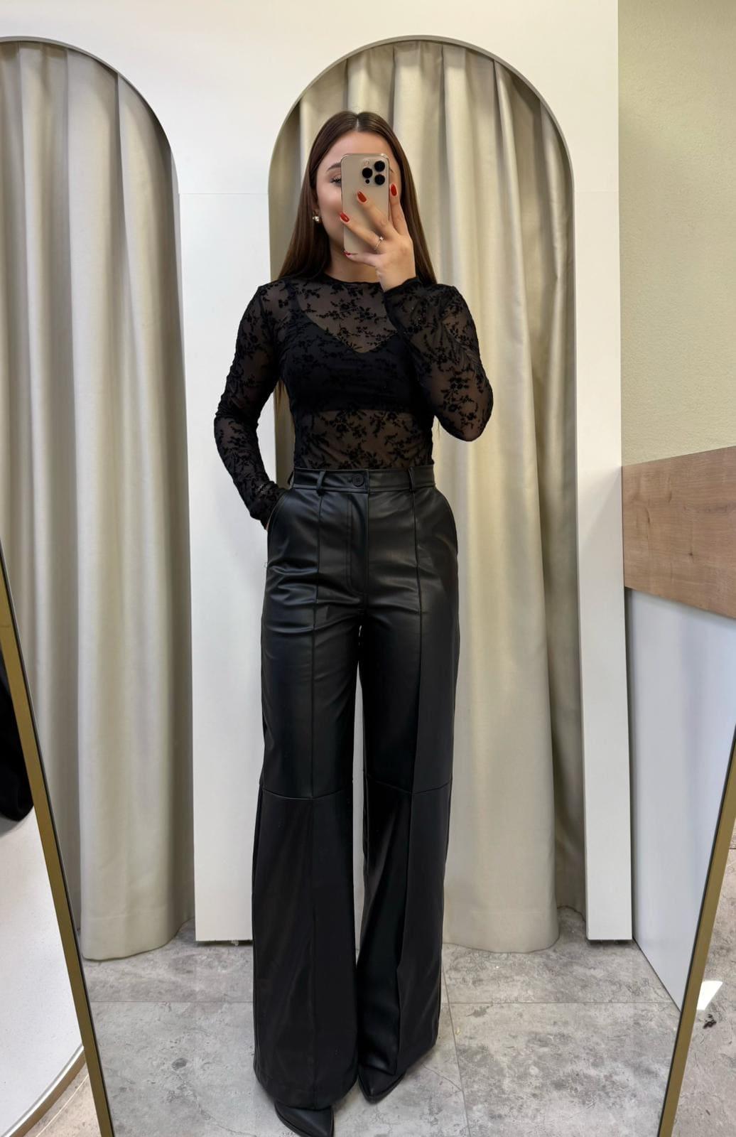 Rosel Siyah Transparan Çiçekli Bluz