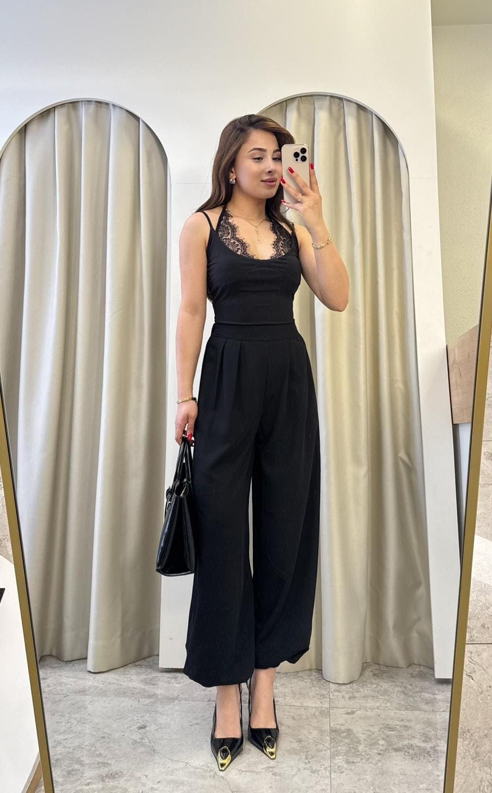 Sally Siyah Dantel Yaka Bodysuit