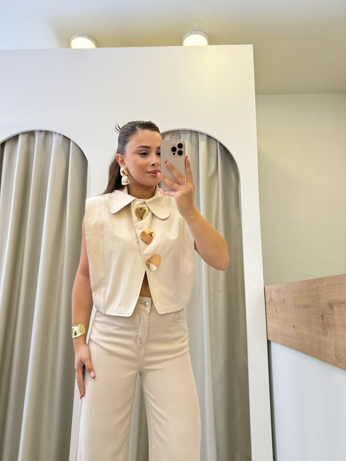 Serena Taş Büyük Gold Düğmeli Yelek