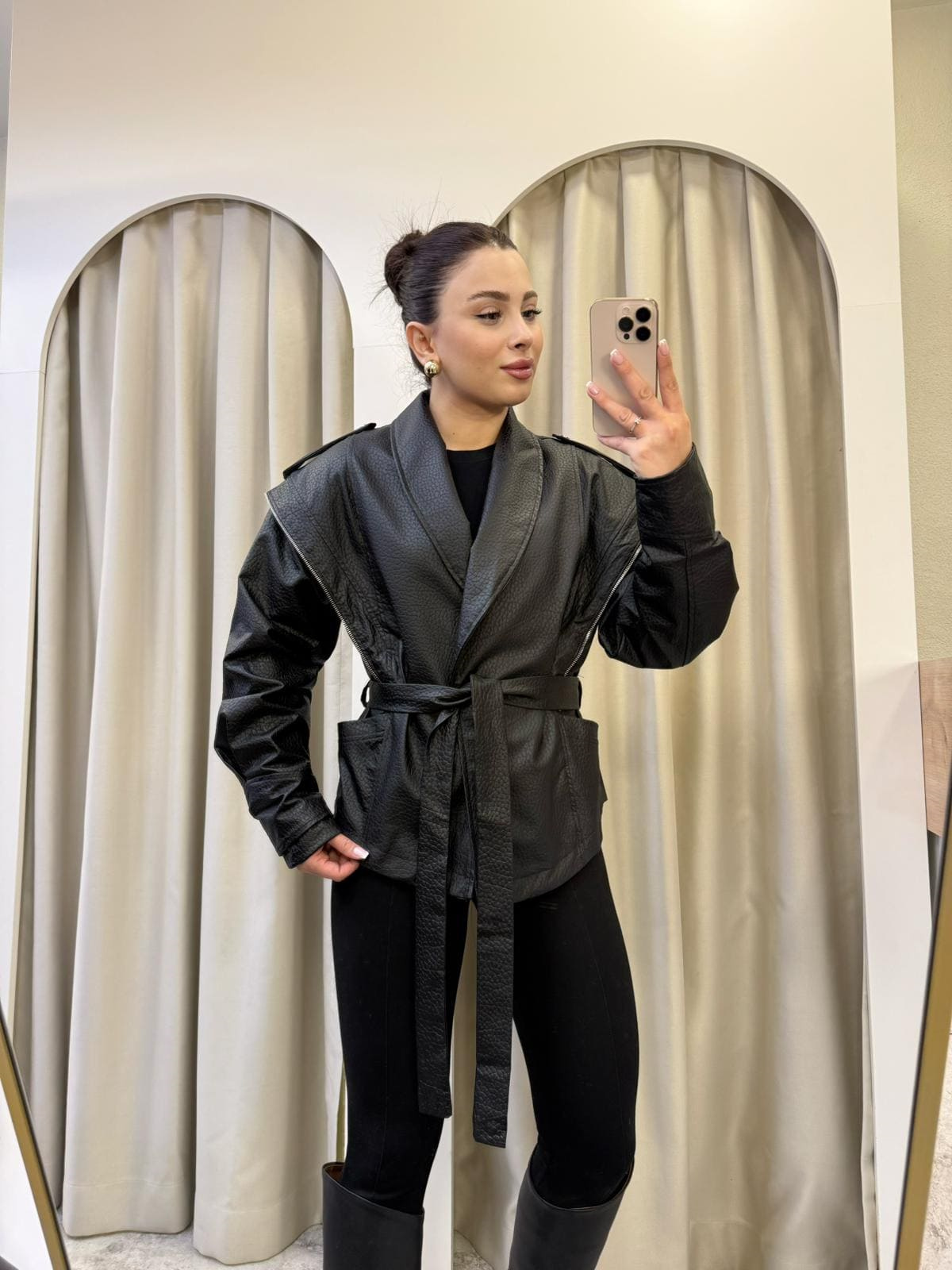 Sophie Siyah Kuşaklı Deri Ceket