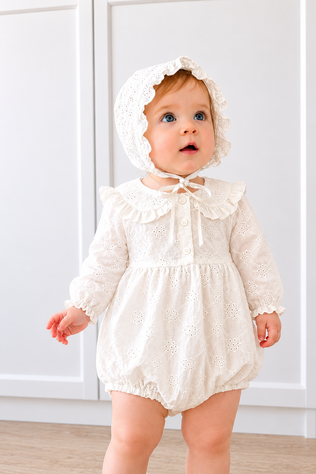 Kız Bebek Uzun Kollu Şapkalı Güpür İşlemeli Çıtçıtlı Romper Badi İkili Set