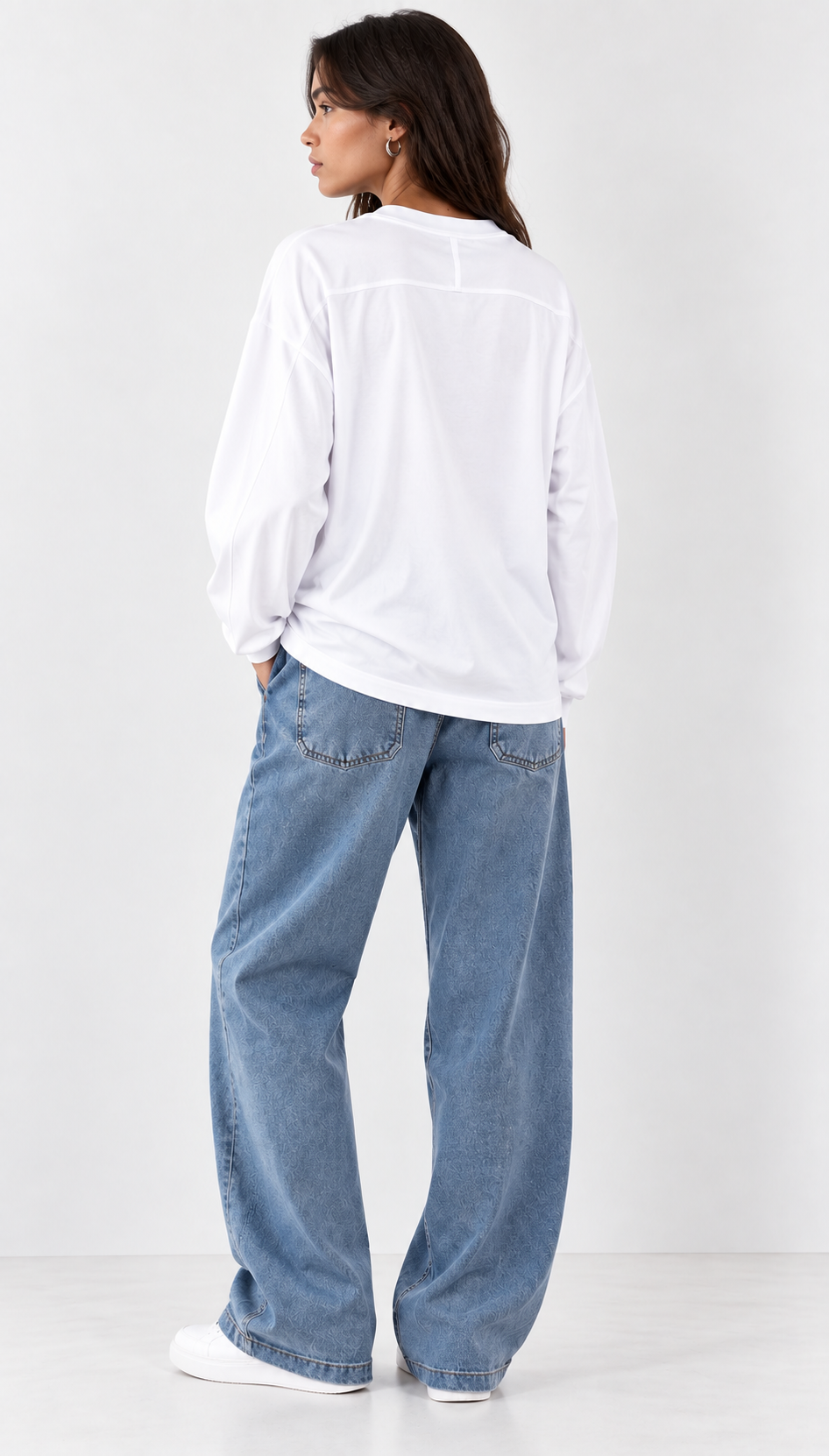 beyaz oversize uzun kol tshirt