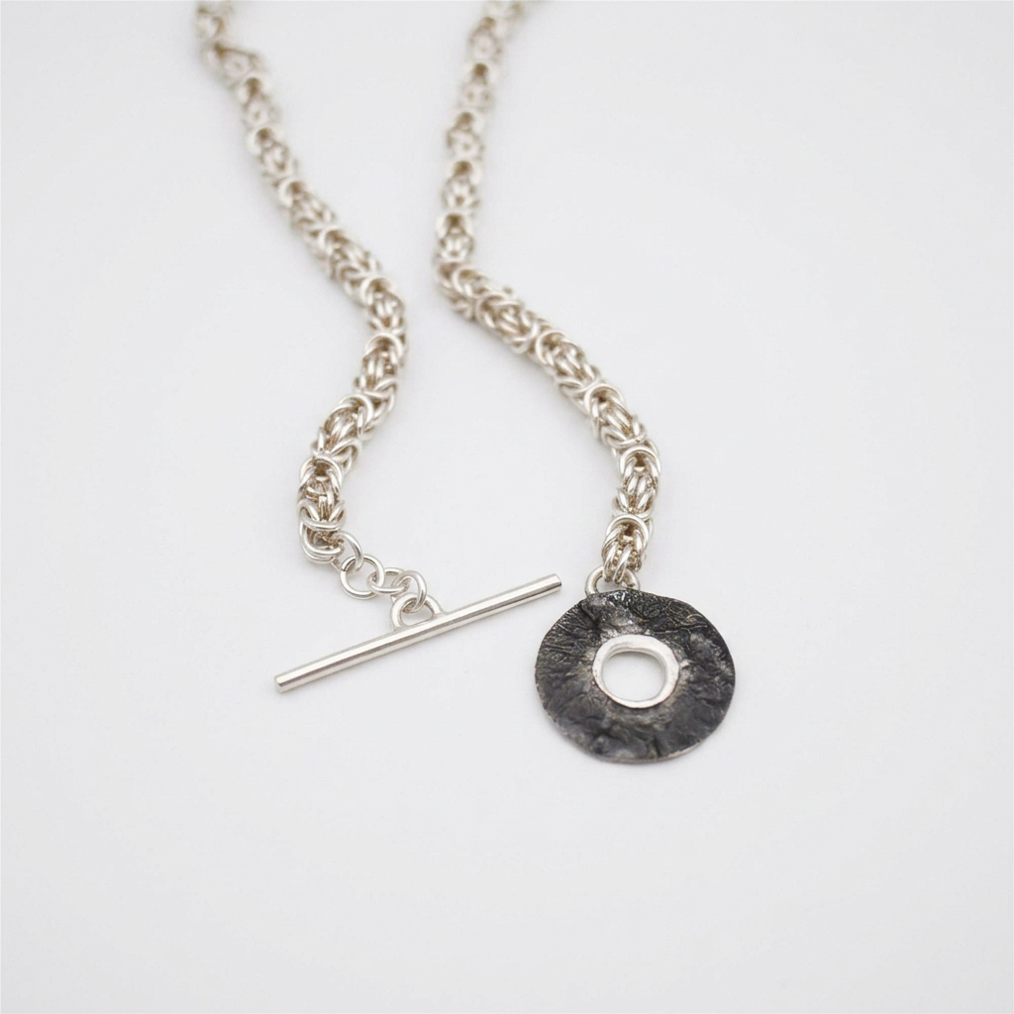 HOLE CHOKER 