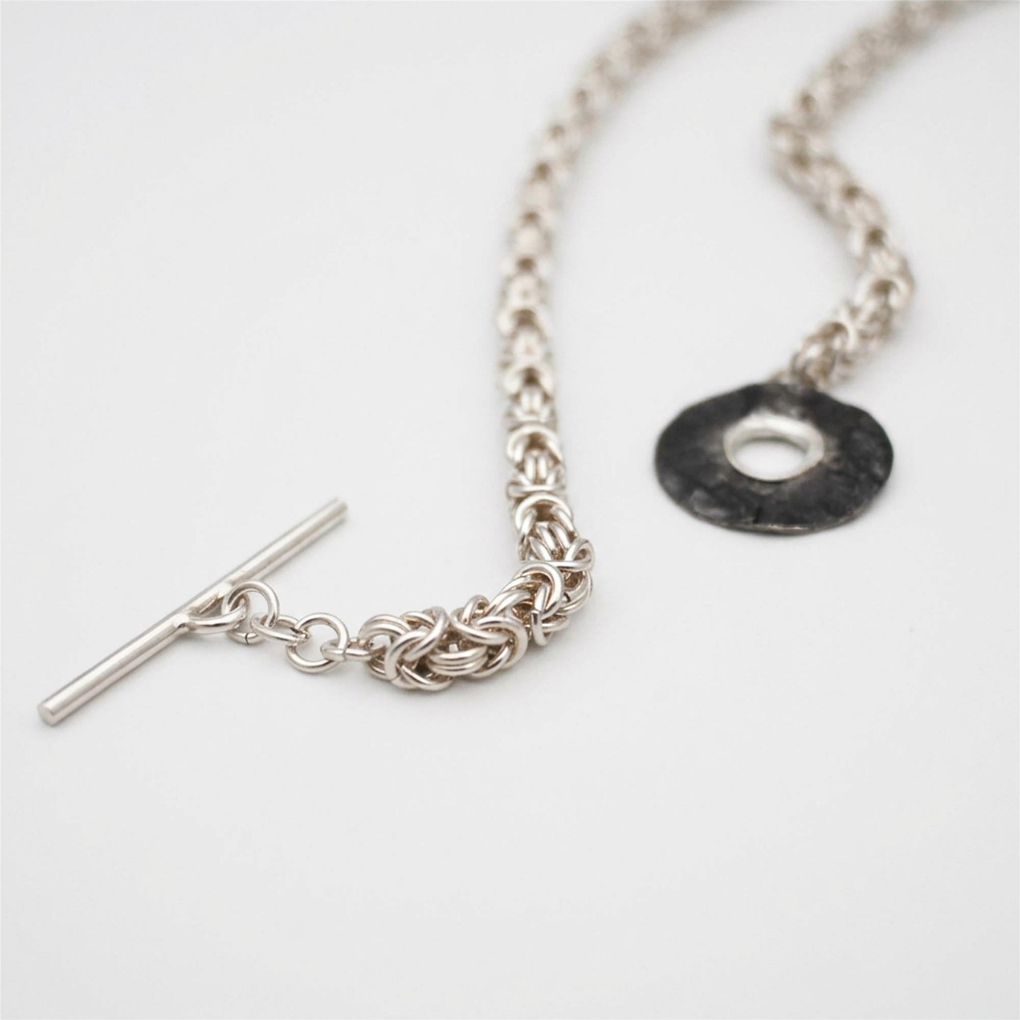 HOLE CHOKER 
