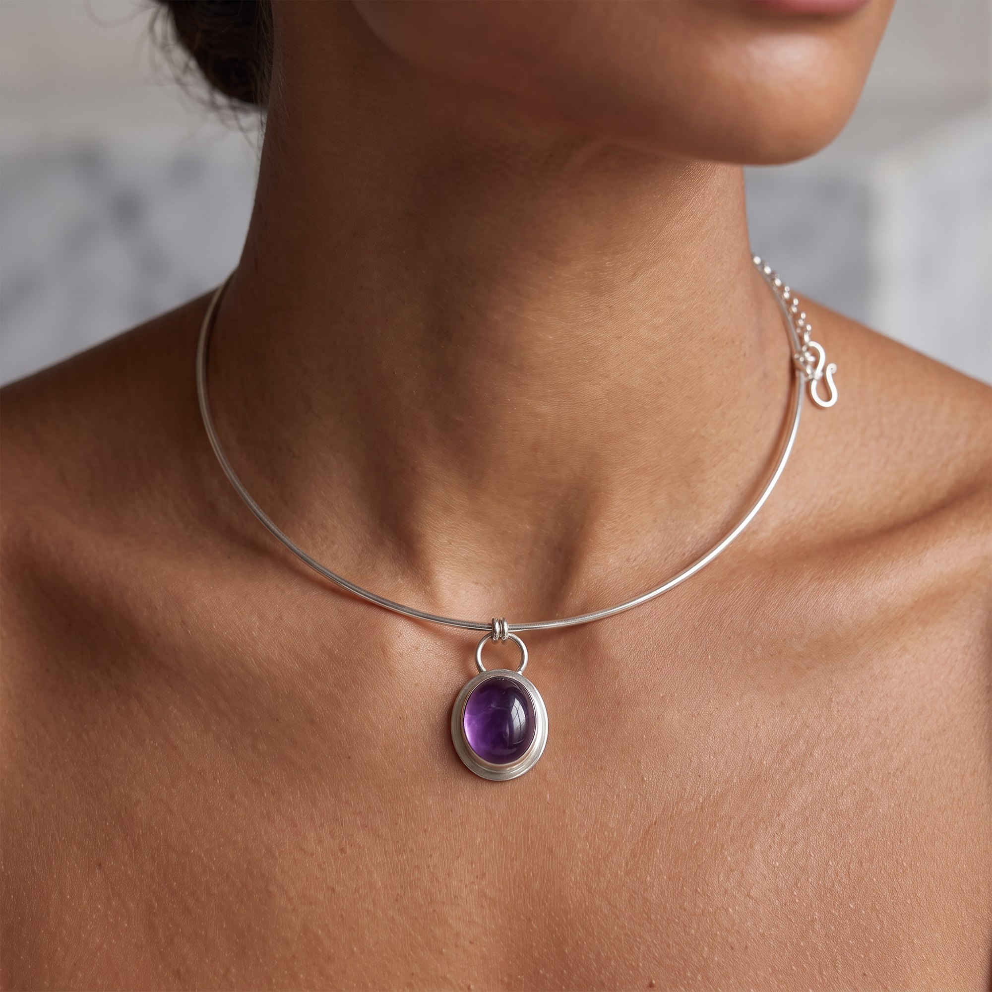 VIOLET ORBIT CHOKER 