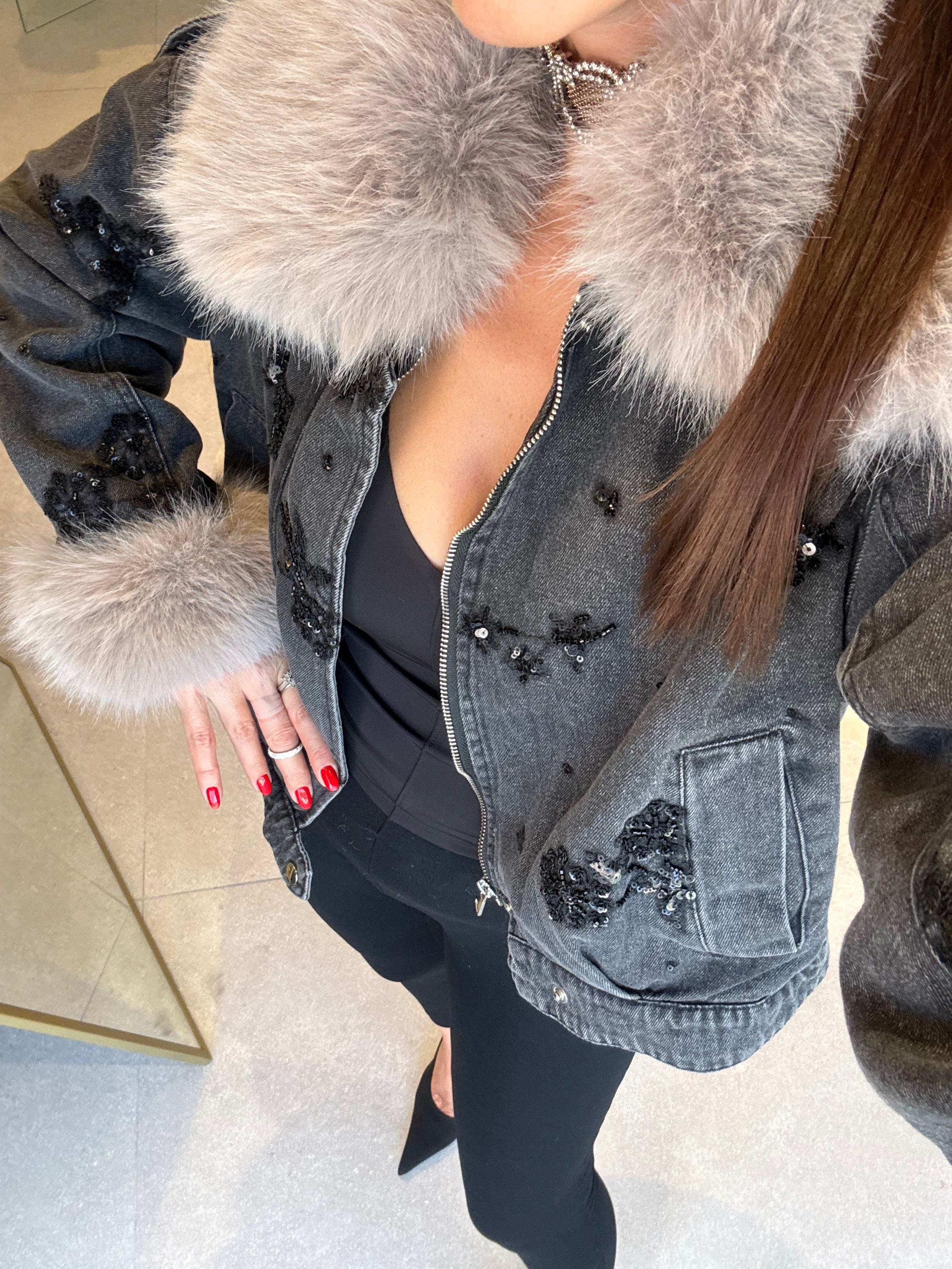 Antrasit İşleme Detaylı Kürklü Denim Ceket