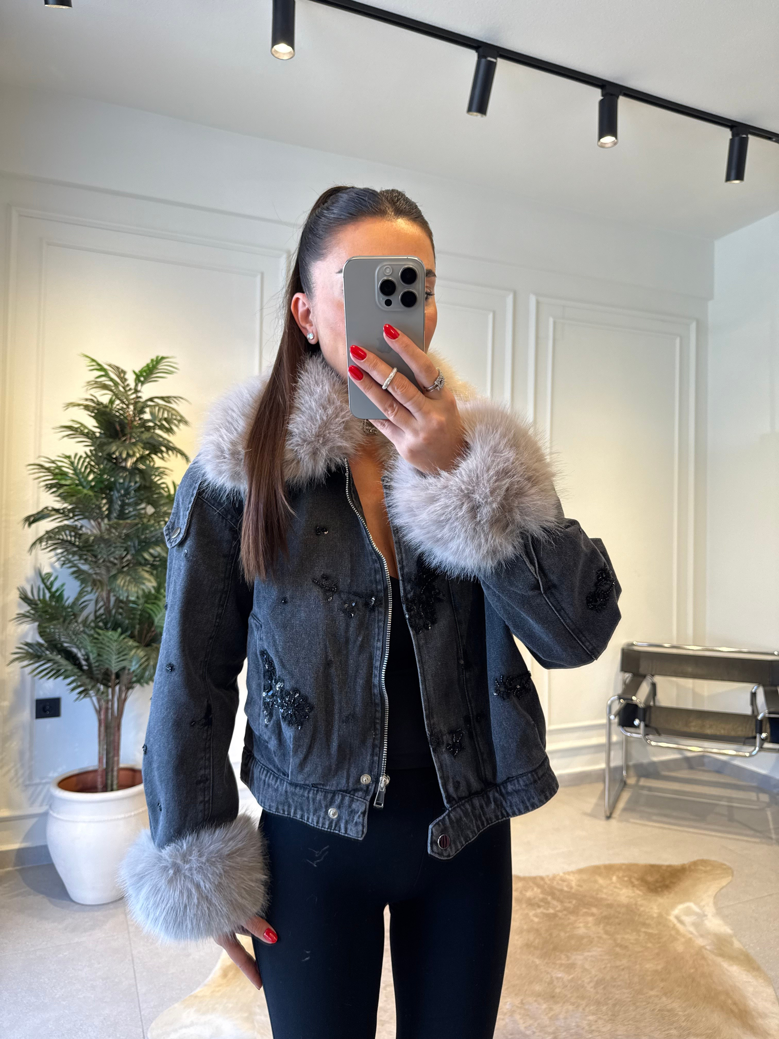 Antrasit İşleme Detaylı Kürklü Denim Ceket