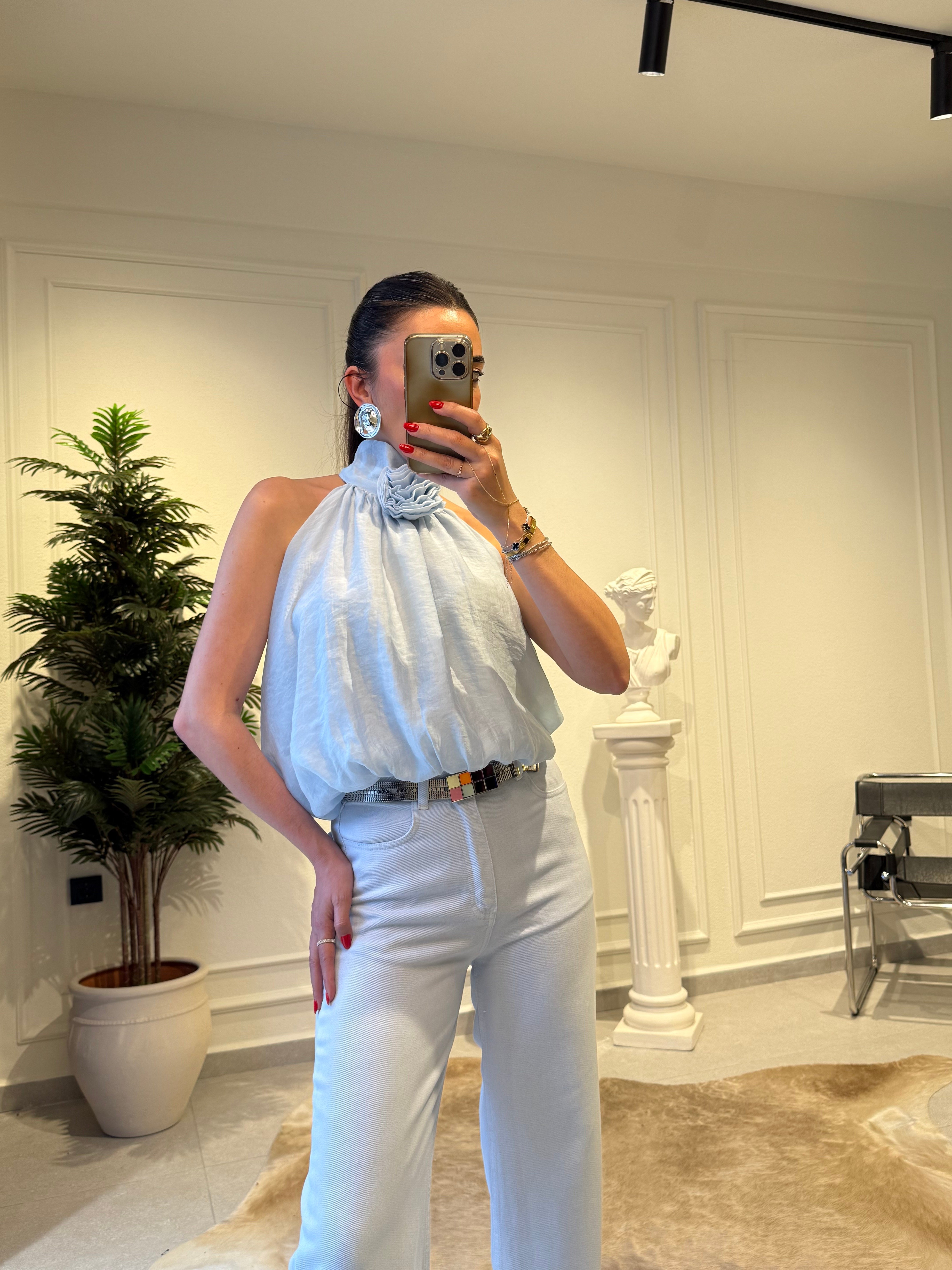 Bebe Mavi Gül Broşlu Halter Yaka Bluz