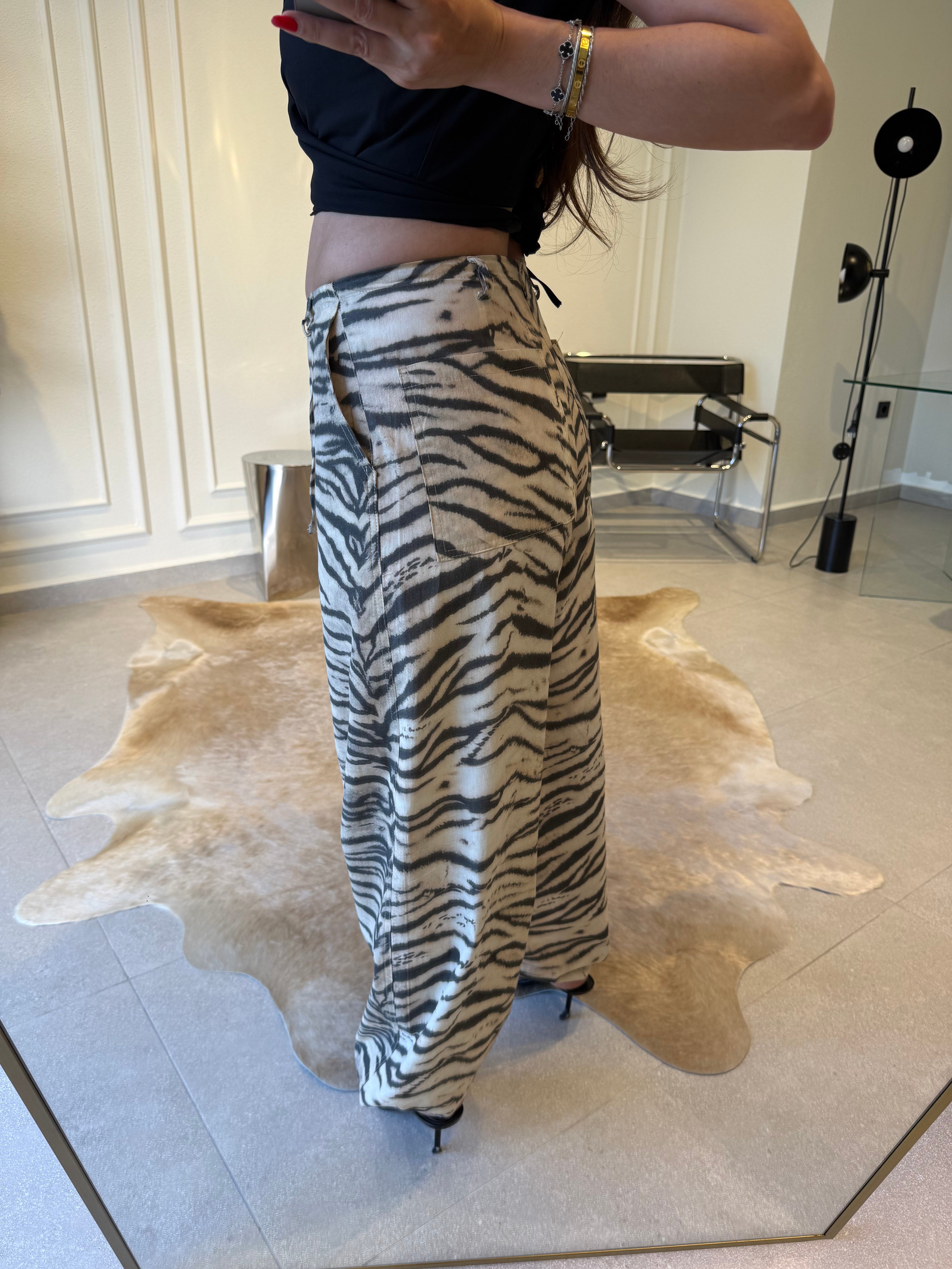 Bej Zebra Desenli Pantolon