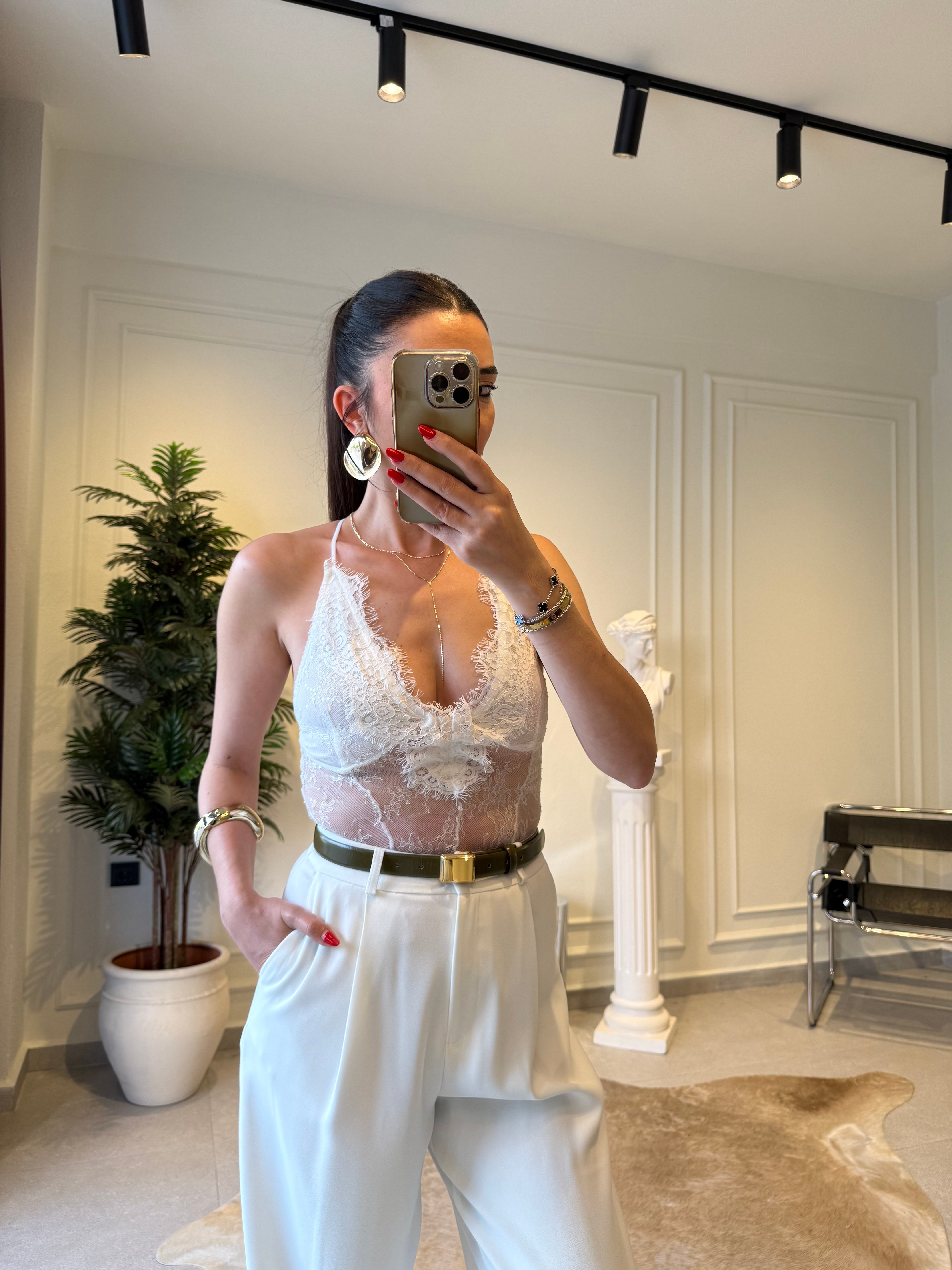 Beyaz Dantel Sırtı Çapraz Askılı Büstiyer