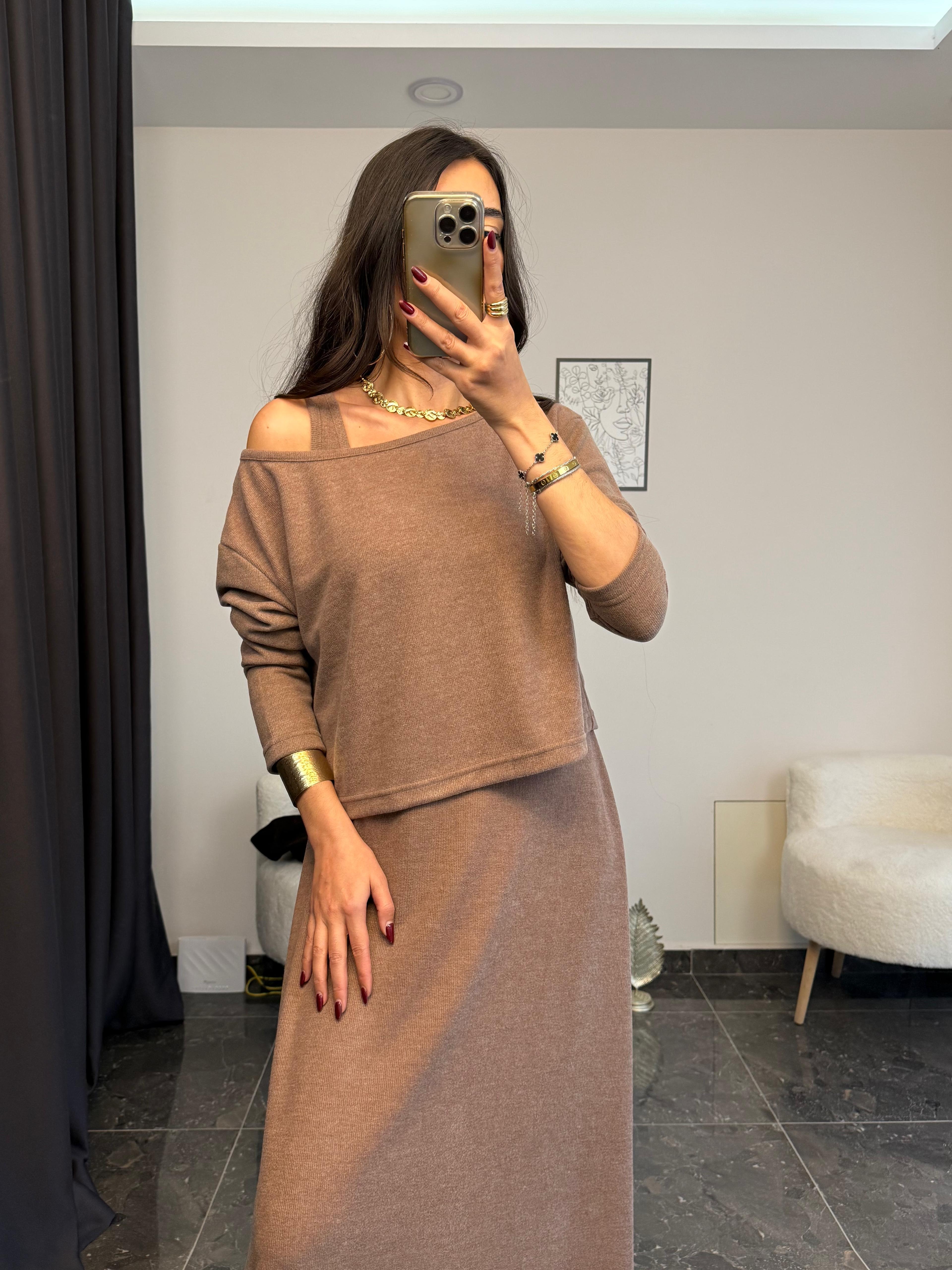 KAHVE ÖRME KUMAŞ ELBISE BLUZ TAKIM 