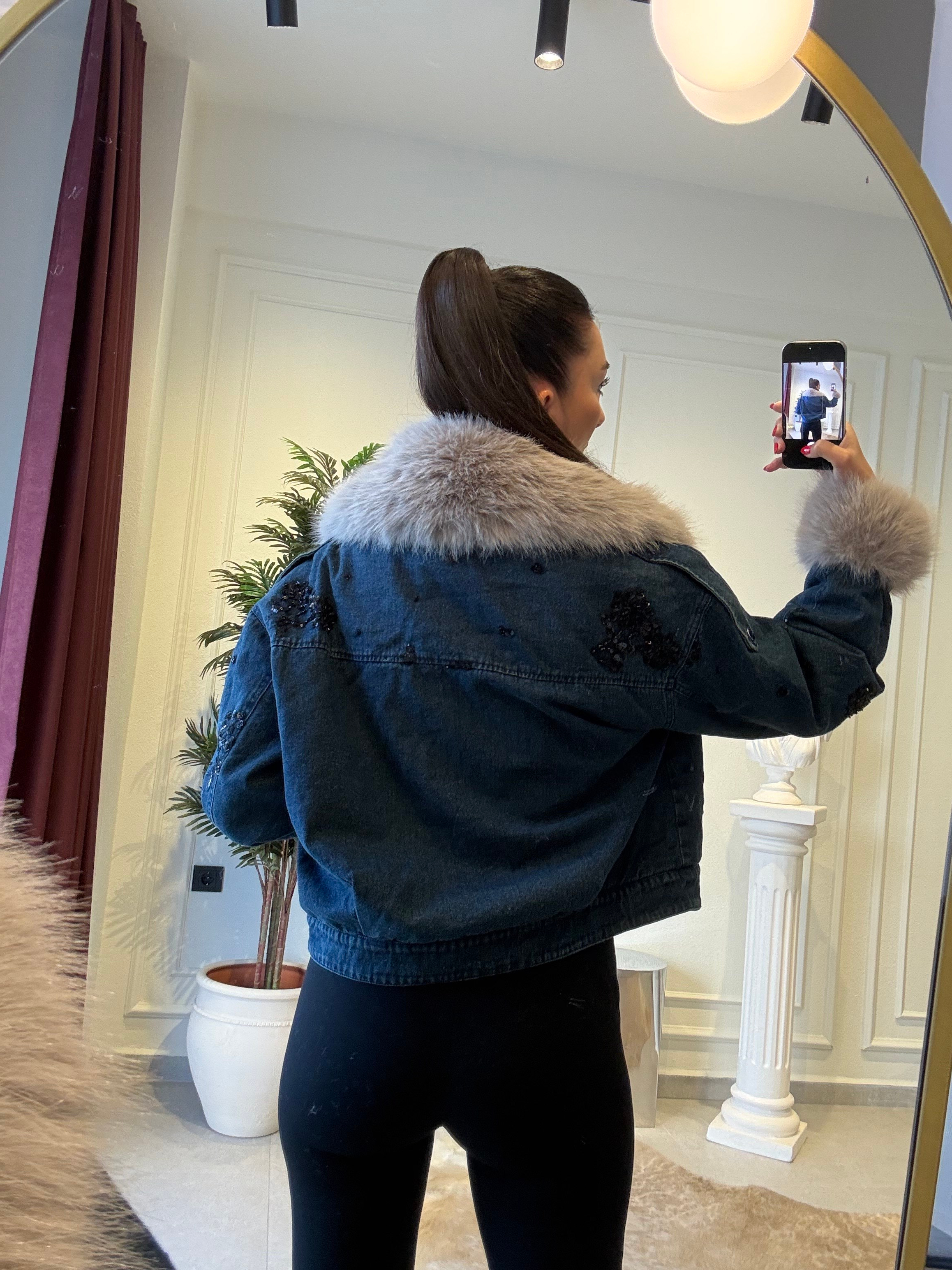Mavi İşleme Detaylı Kürklü Denim Ceket