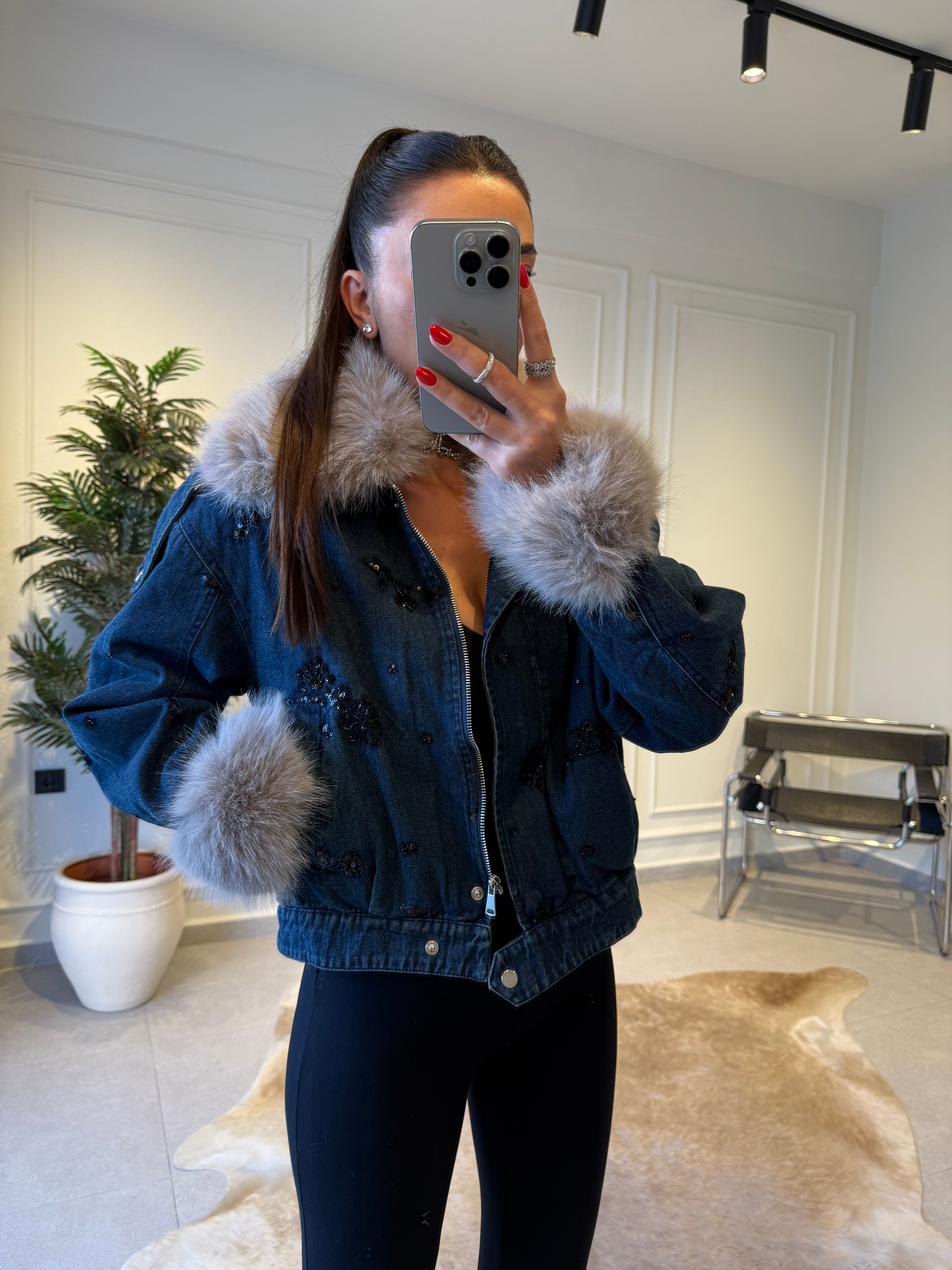 Mavi İşleme Detaylı Kürklü Denim Ceket